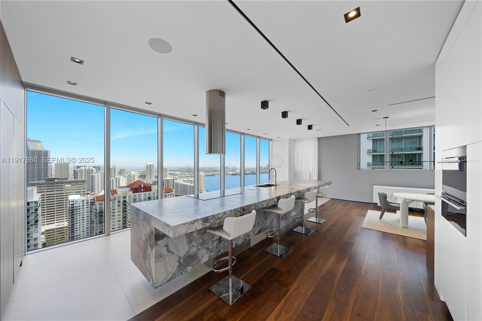 1300 Brickell Bay Dr #4401, Miami FL 33131