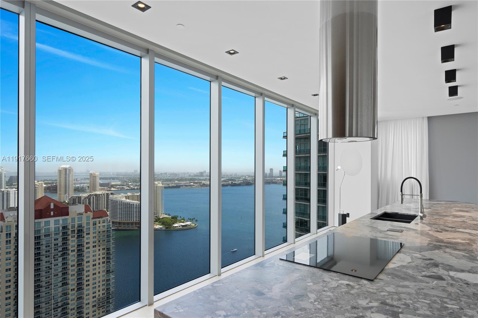 1300 Brickell Bay Dr #4401, Miami FL 33131