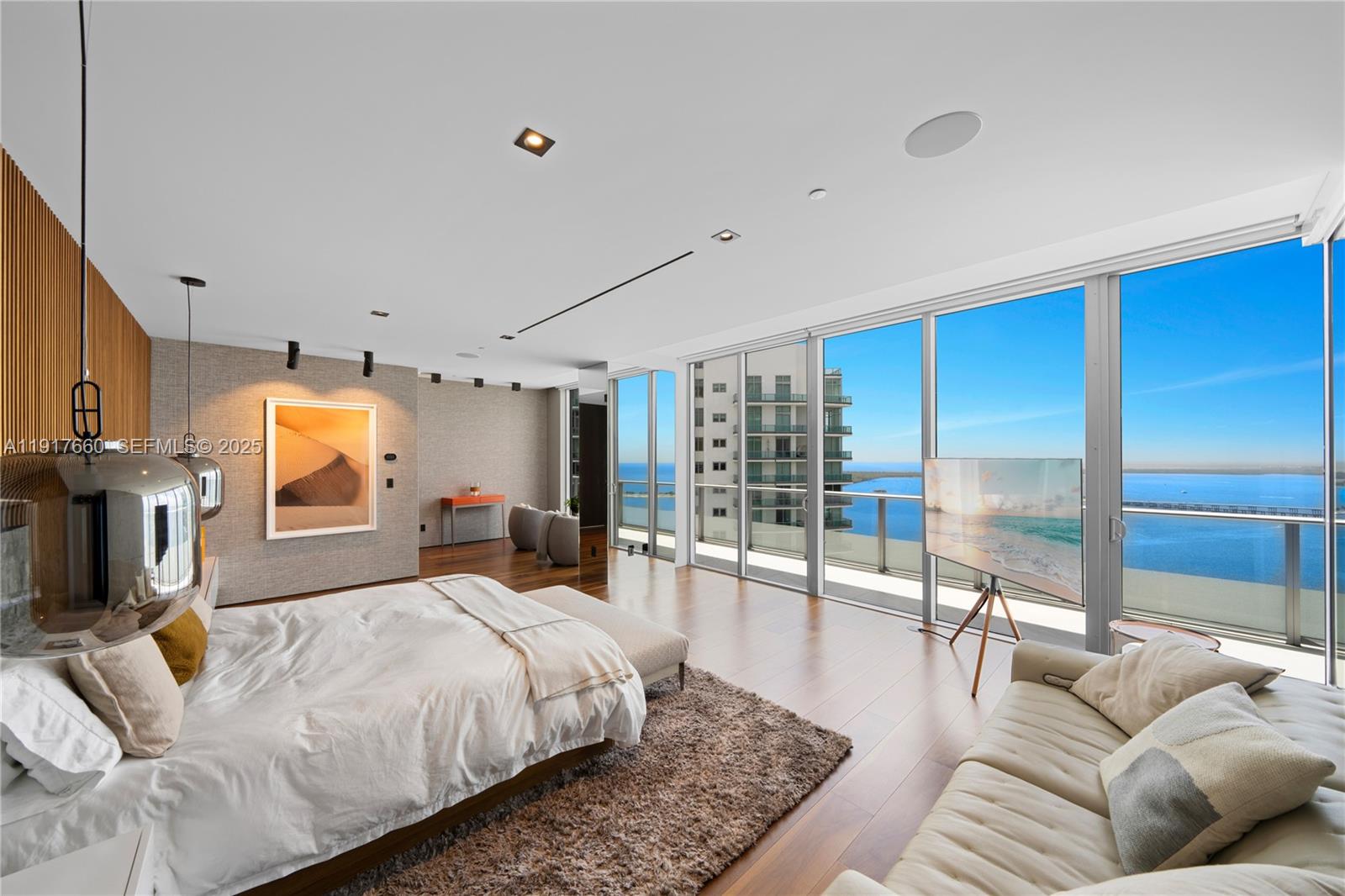 1300 Brickell Bay Dr #4401, Miami FL 33131