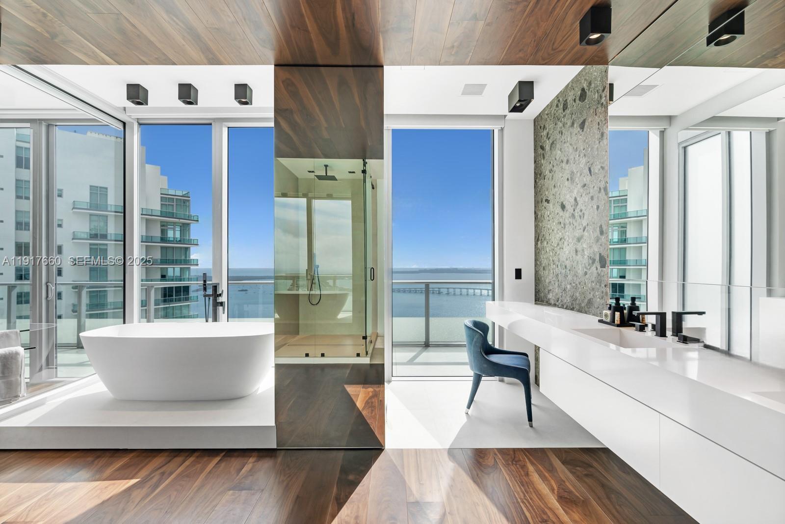 1300 Brickell Bay Dr #4401, Miami FL 33131
