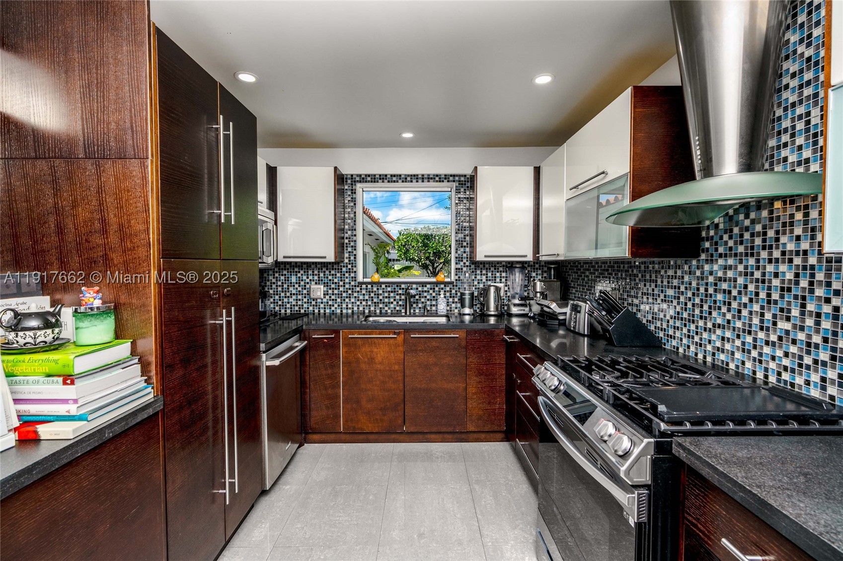 1360 SW 16th St, Miami FL 33145