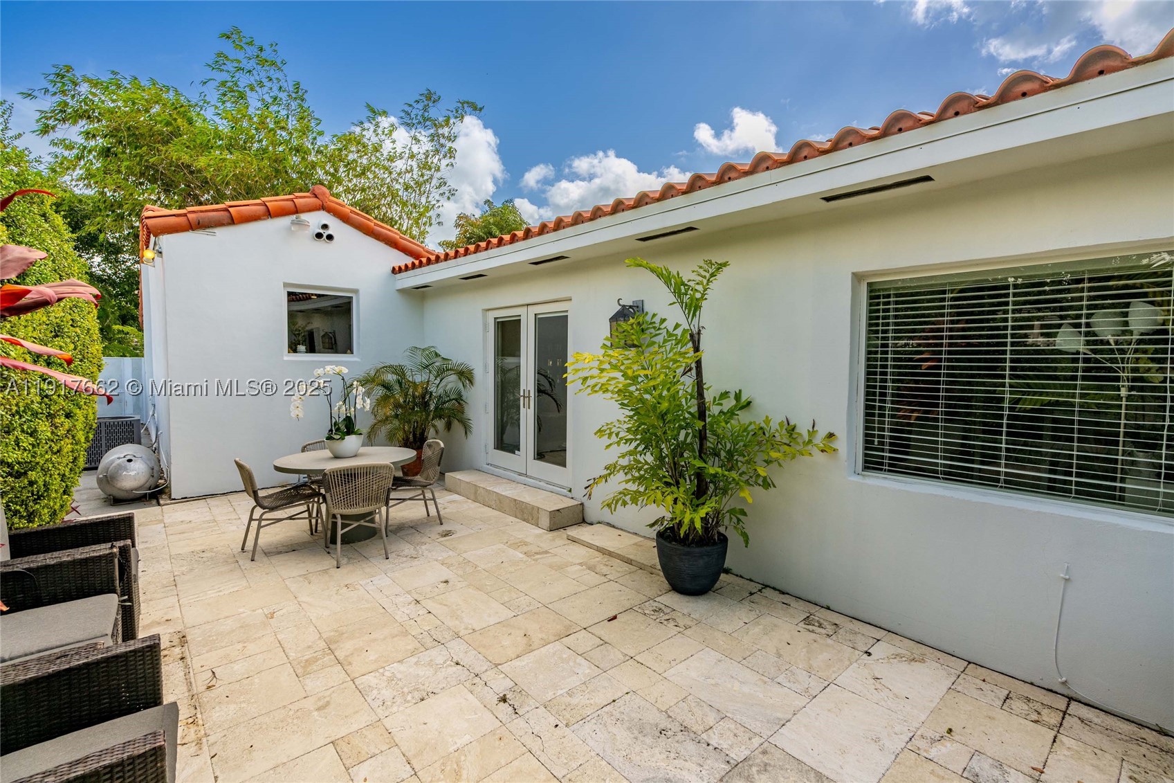 1360 SW 16th St, Miami FL 33145