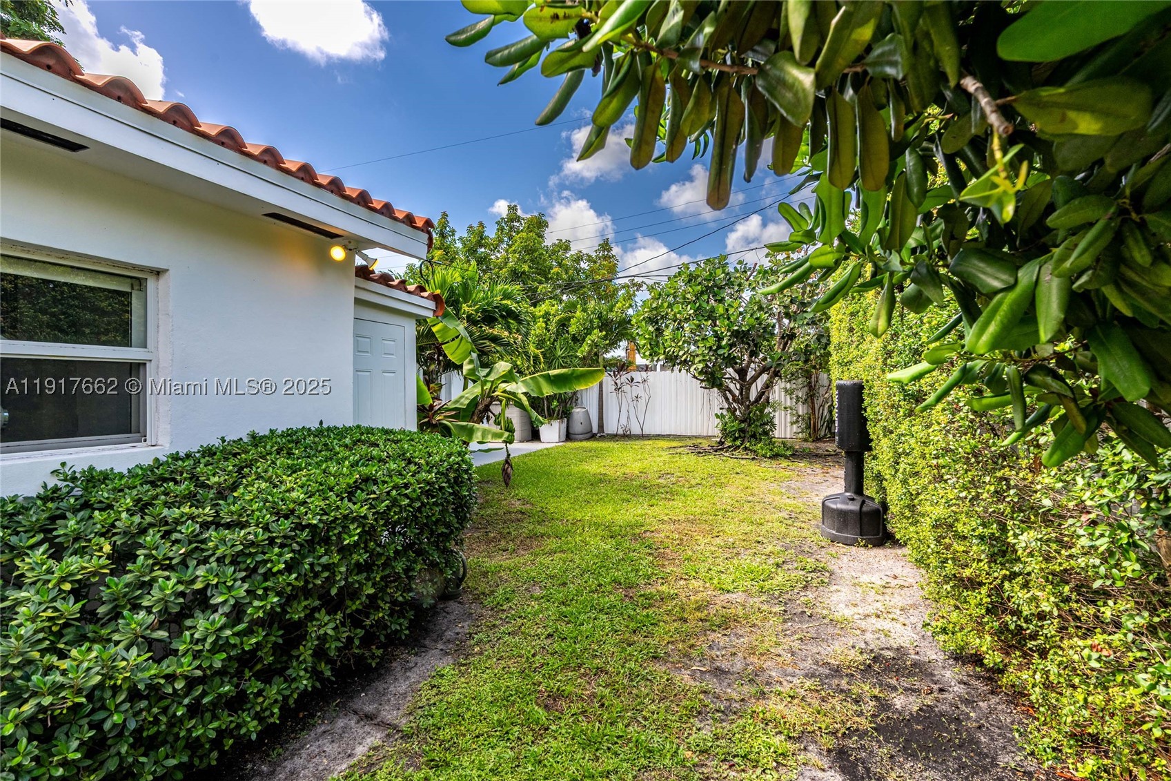1360 SW 16th St, Miami FL 33145