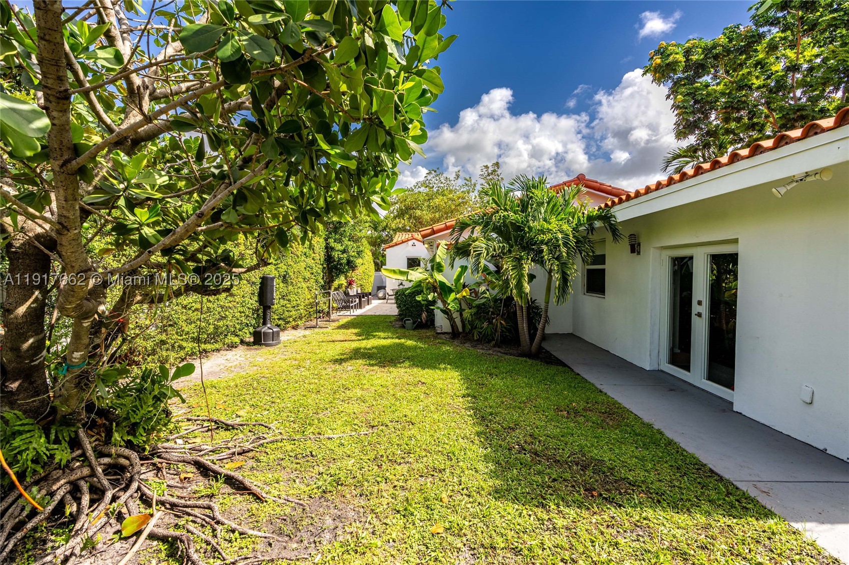 1360 SW 16th St, Miami FL 33145