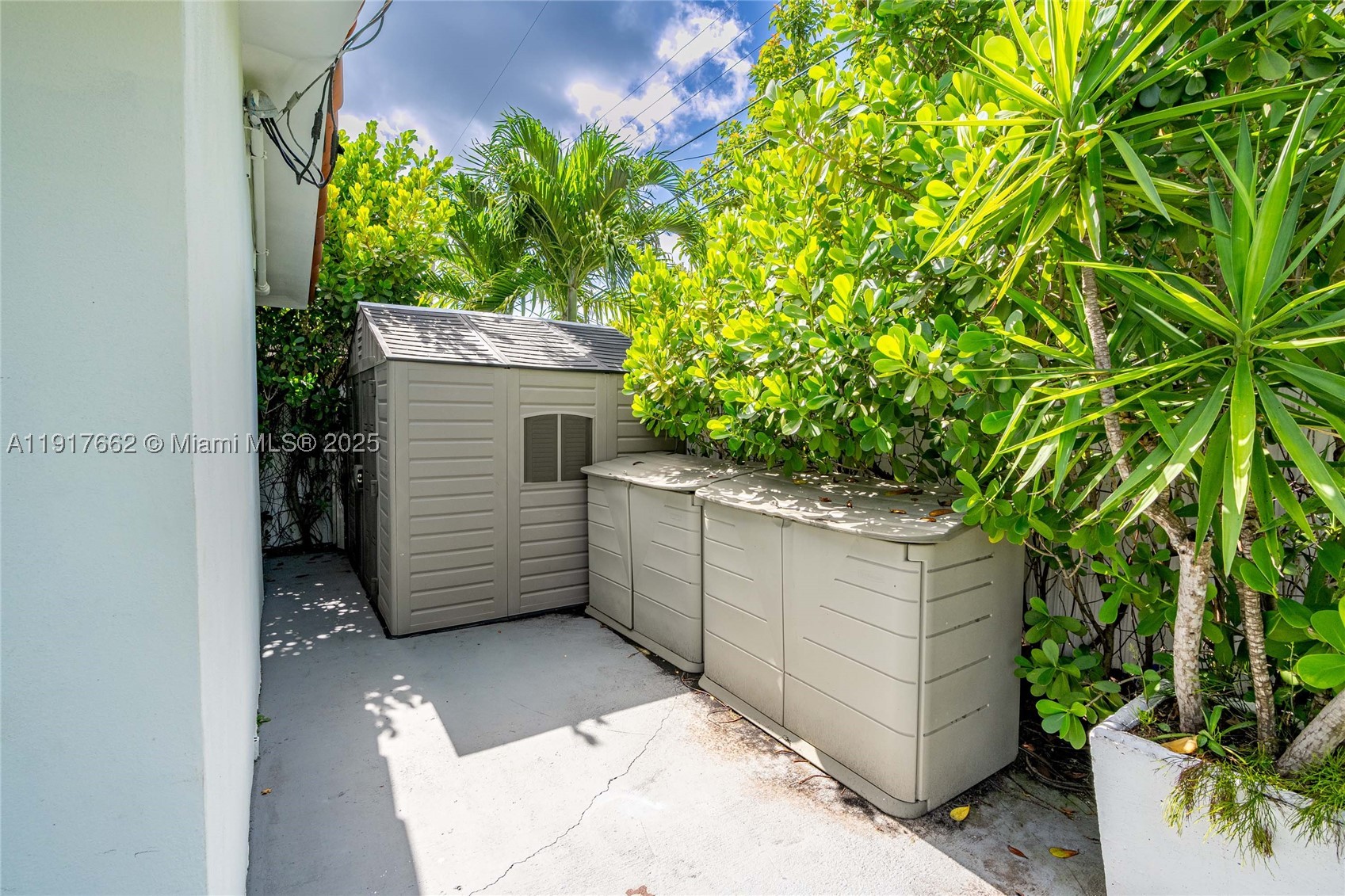 1360 SW 16th St, Miami FL 33145