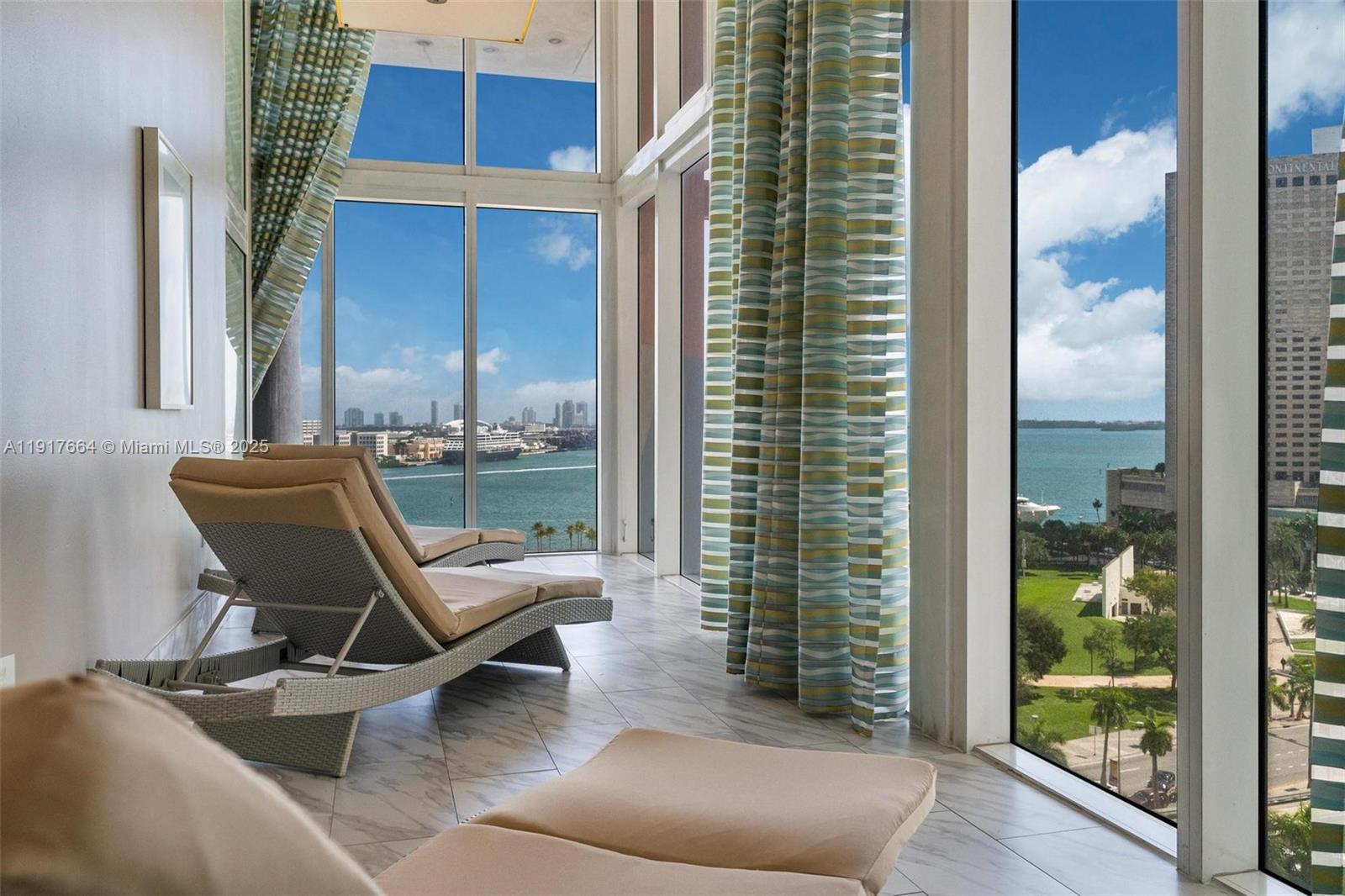 50 Biscayne Blvd #5209, Miami FL 33132