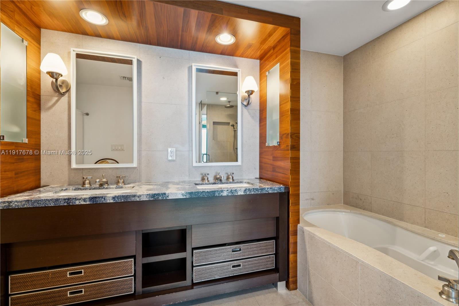 6799 Collins Ave #1602, Miami Beach FL 33141