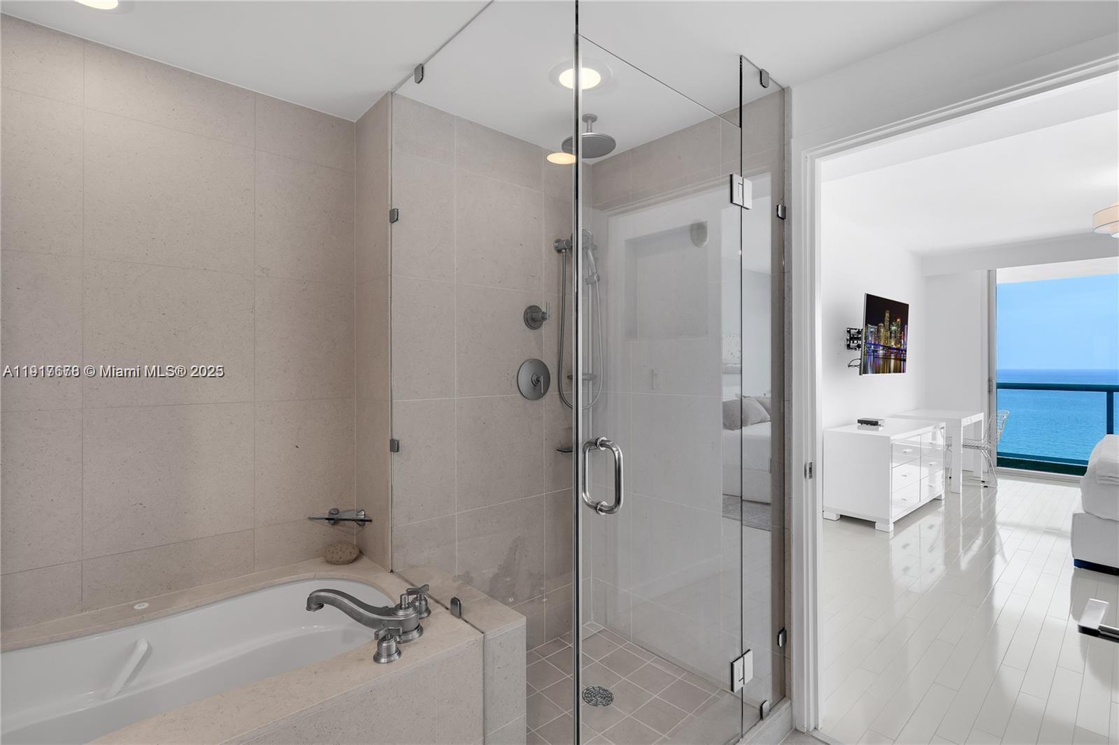 6799 Collins Ave #1602, Miami Beach FL 33141