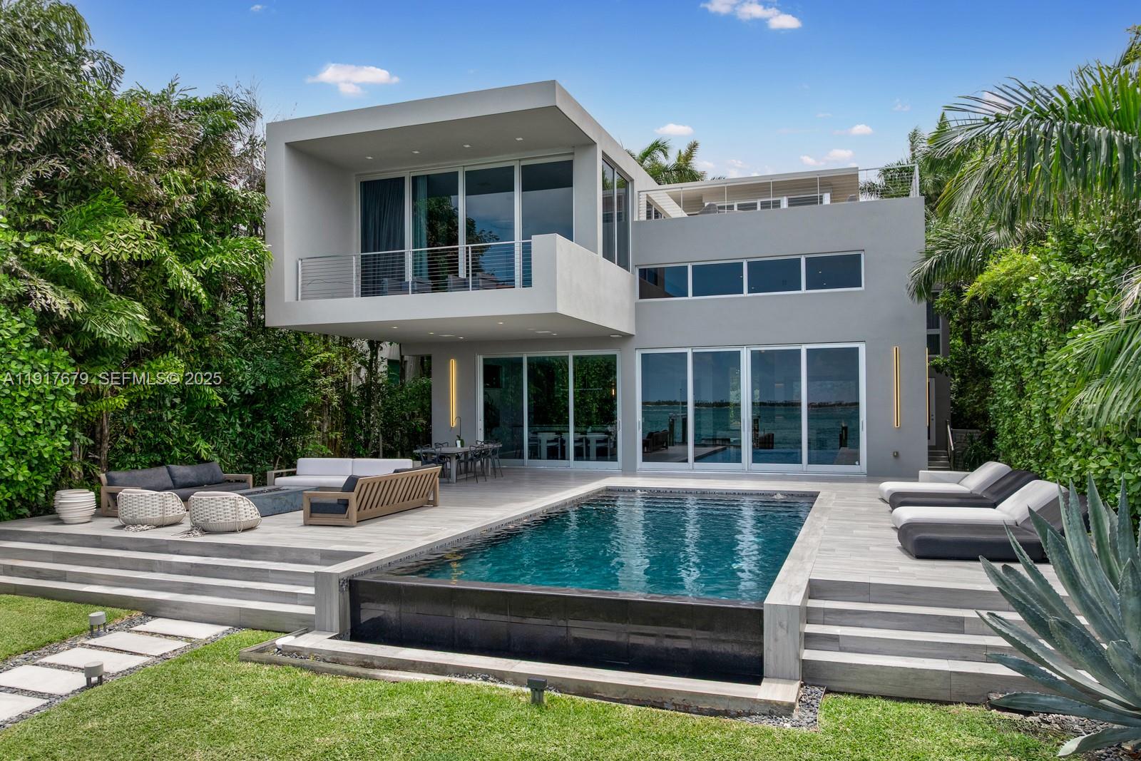 1379 N Venetian Way, Miami FL 33139