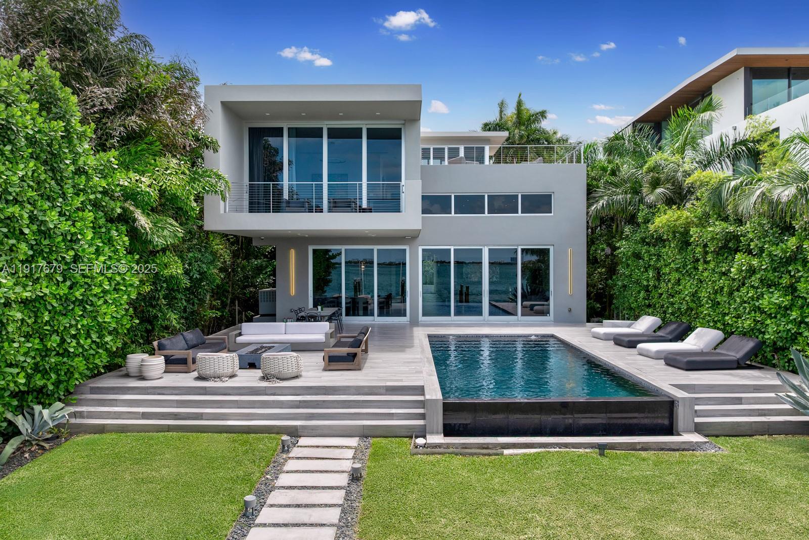 1379 N Venetian Way, Miami FL 33139