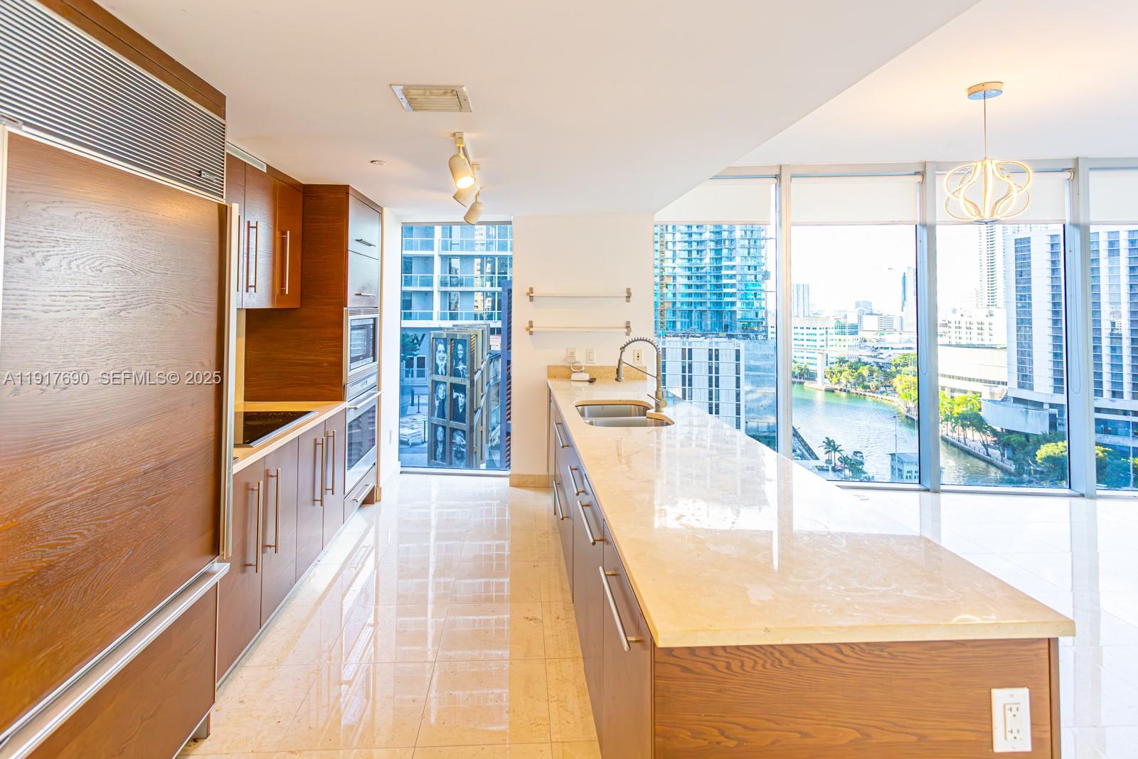 475 Brickell Ave #1615, Miami FL 33131