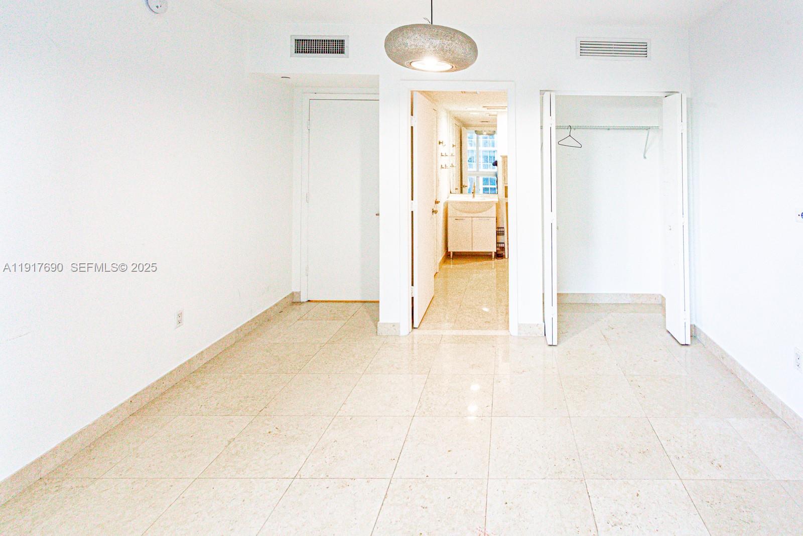 475 Brickell Ave #1615, Miami FL 33131