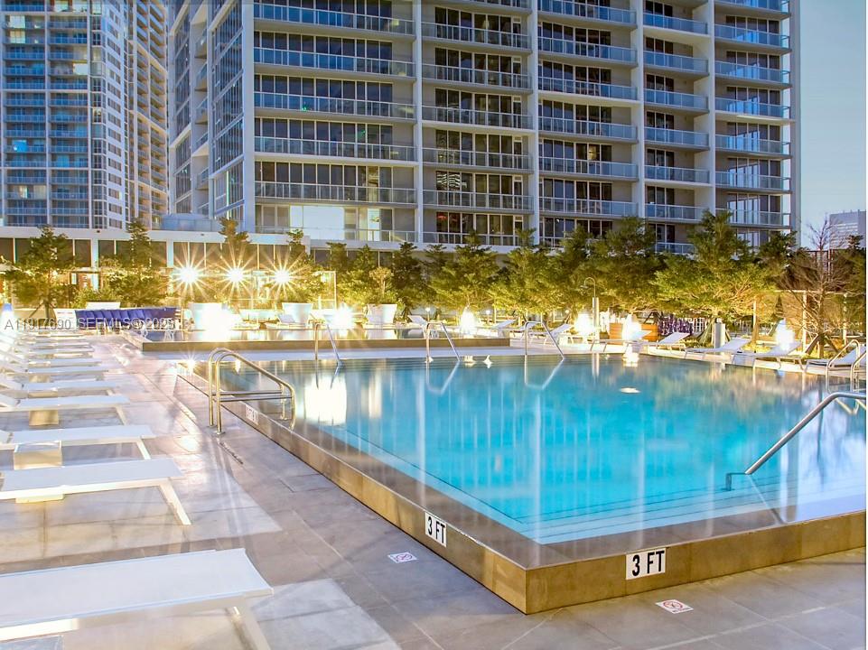 475 Brickell Ave #1615, Miami FL 33131