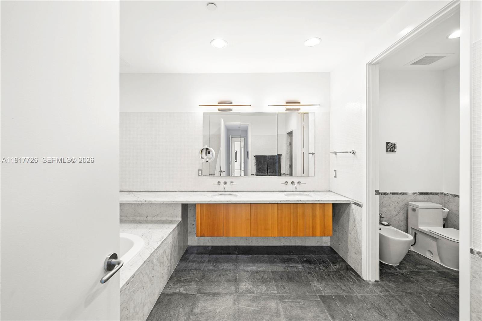 201 Aqua Ave #801, Miami Beach FL 33141