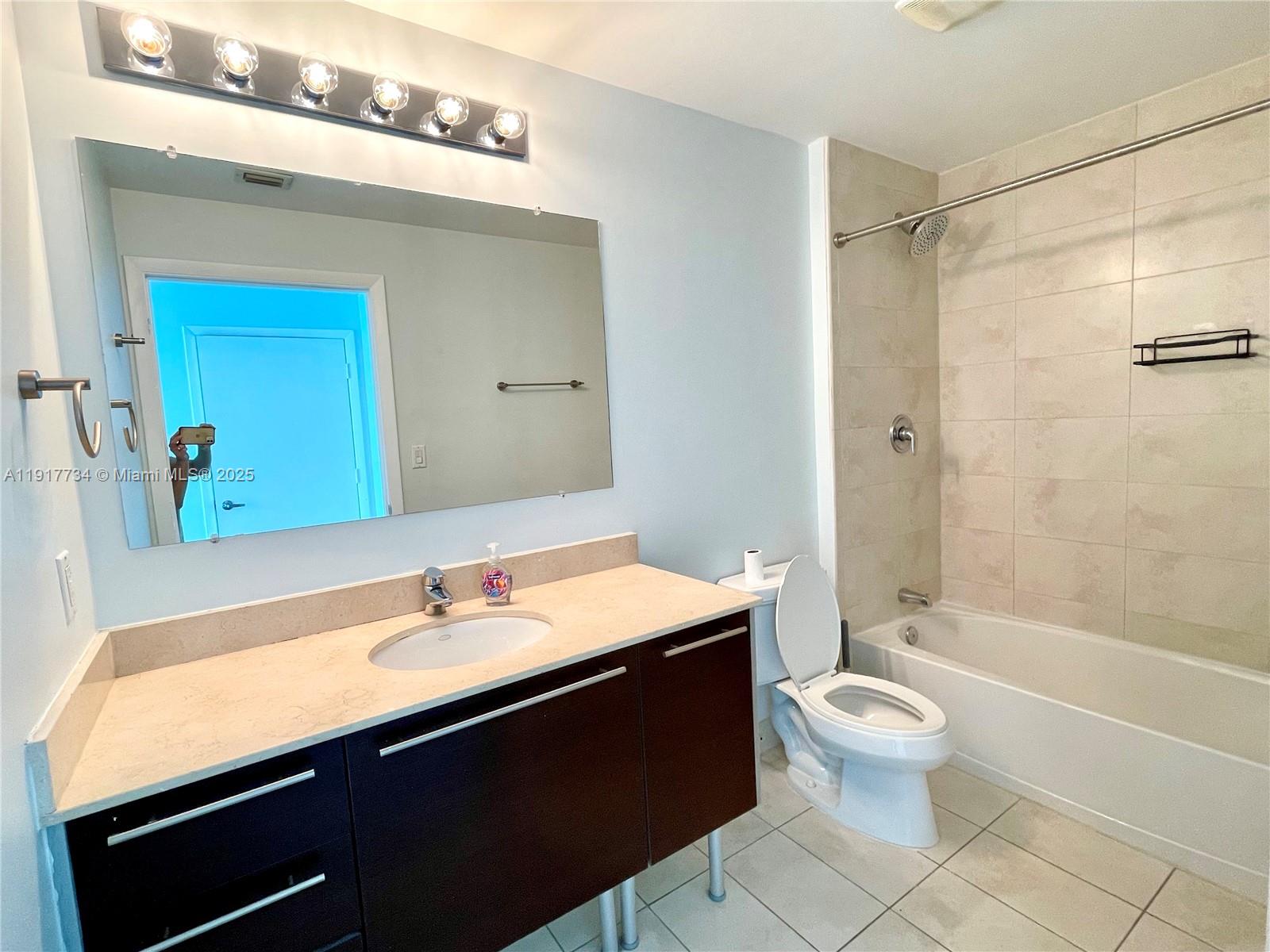 1900 N Bayshore Dr #3907, Miami FL 33132