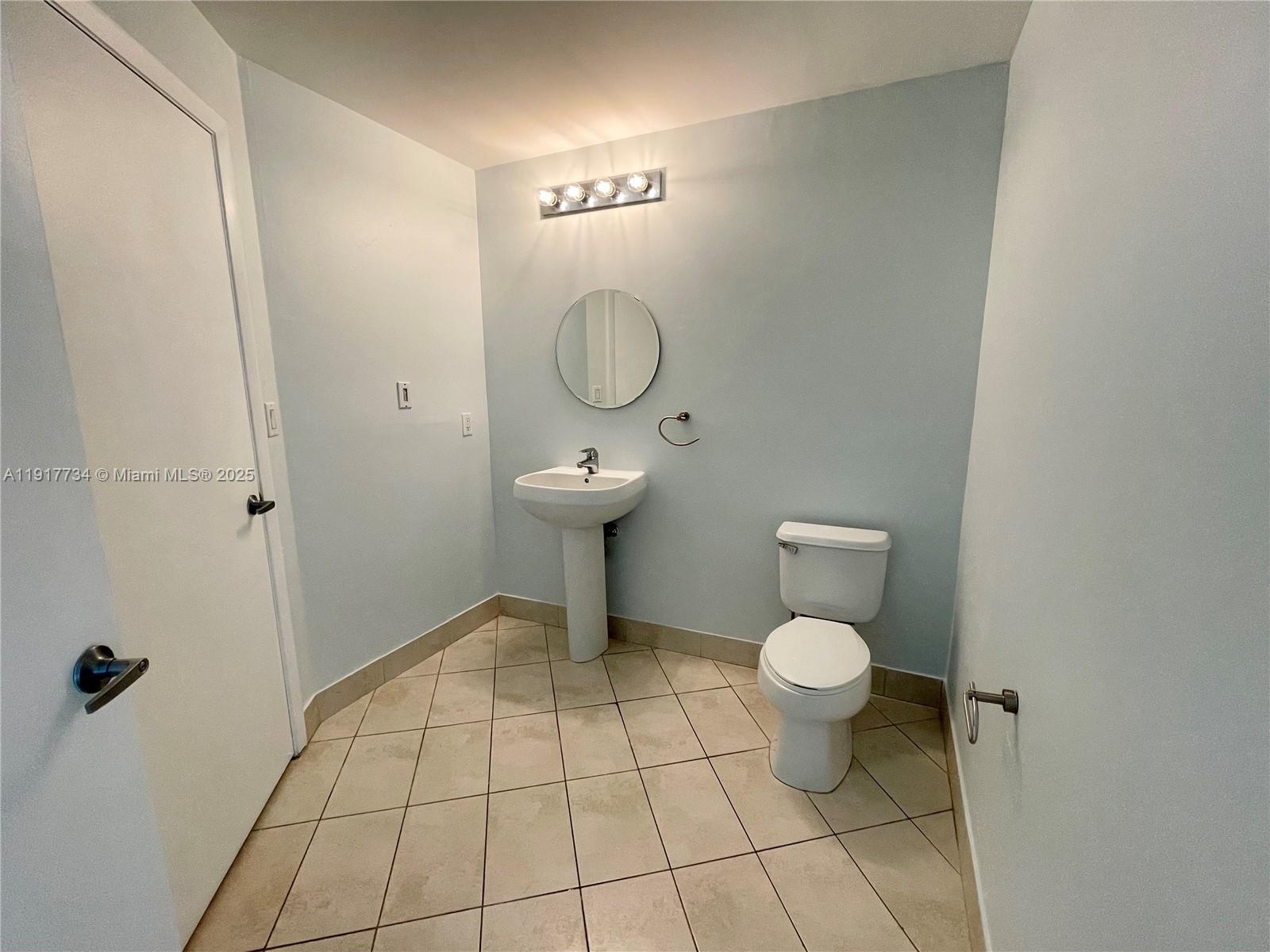 1900 N Bayshore Dr #3907, Miami FL 33132