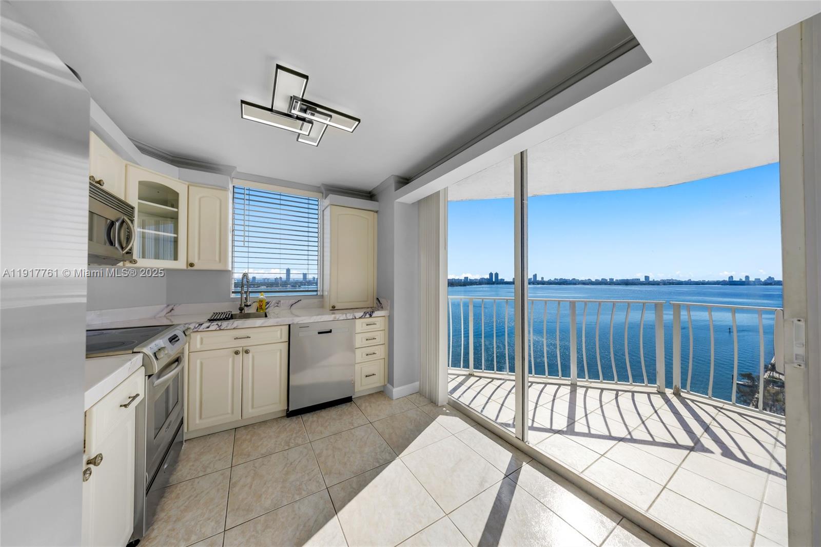 7601 E Treasure Dr #1920, North Bay Village FL 33141