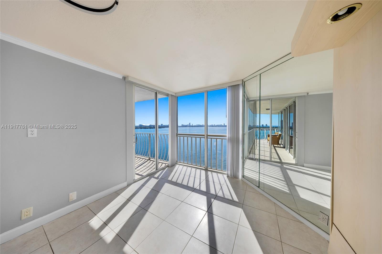 7601 E Treasure Dr #1920, North Bay Village FL 33141