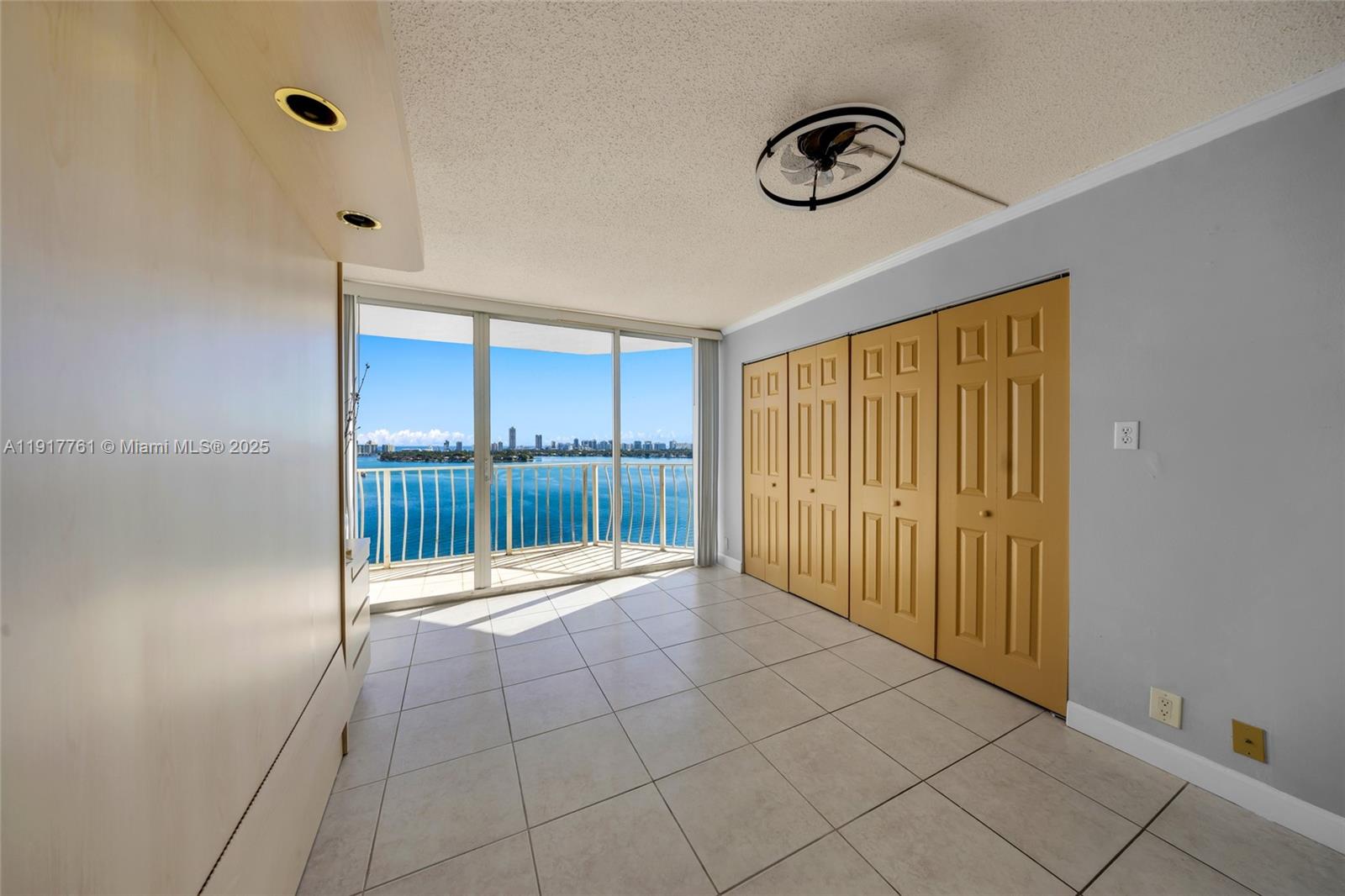 7601 E Treasure Dr #1920, North Bay Village FL 33141