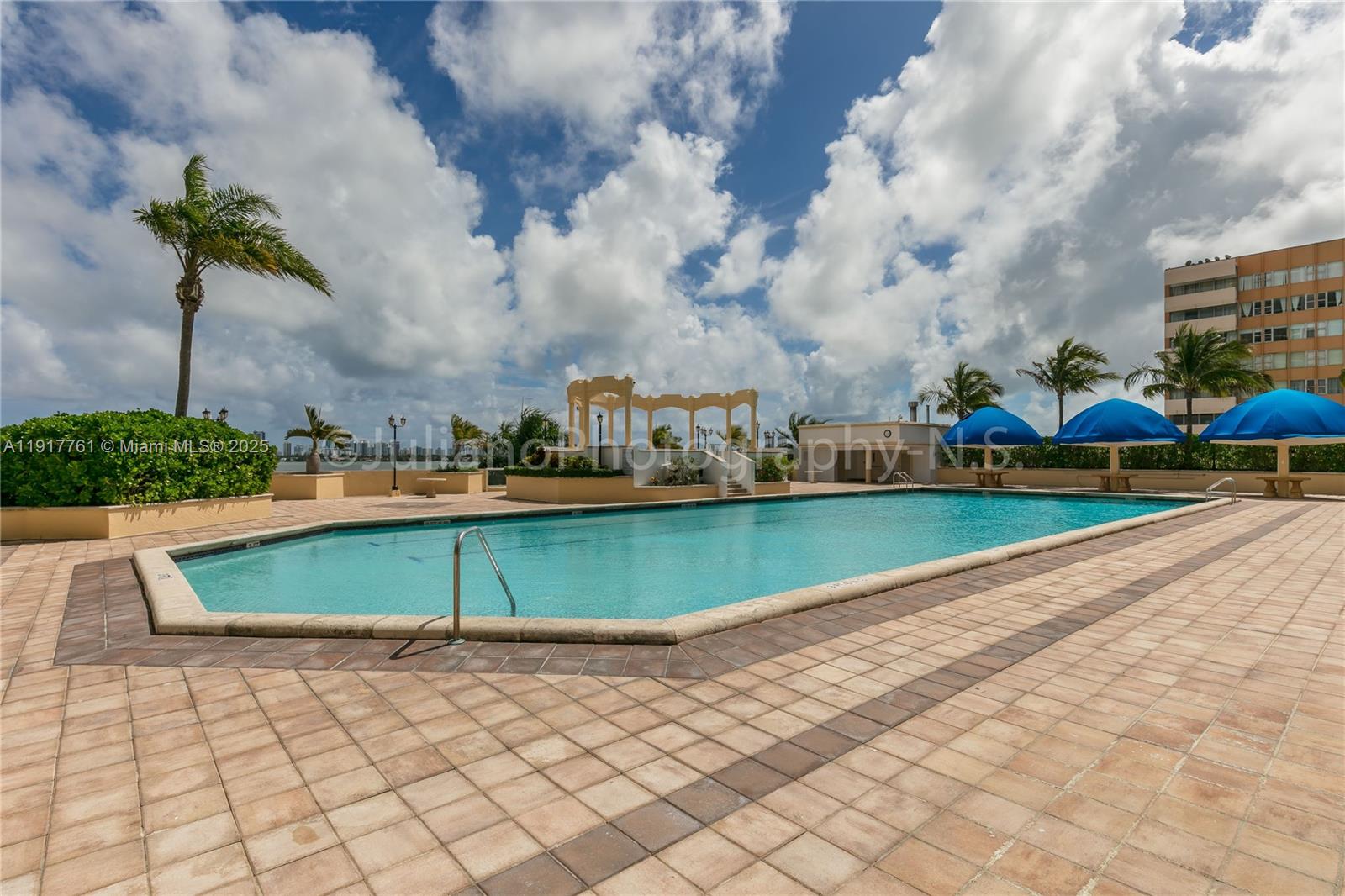 7601 E Treasure Dr #1920, North Bay Village FL 33141