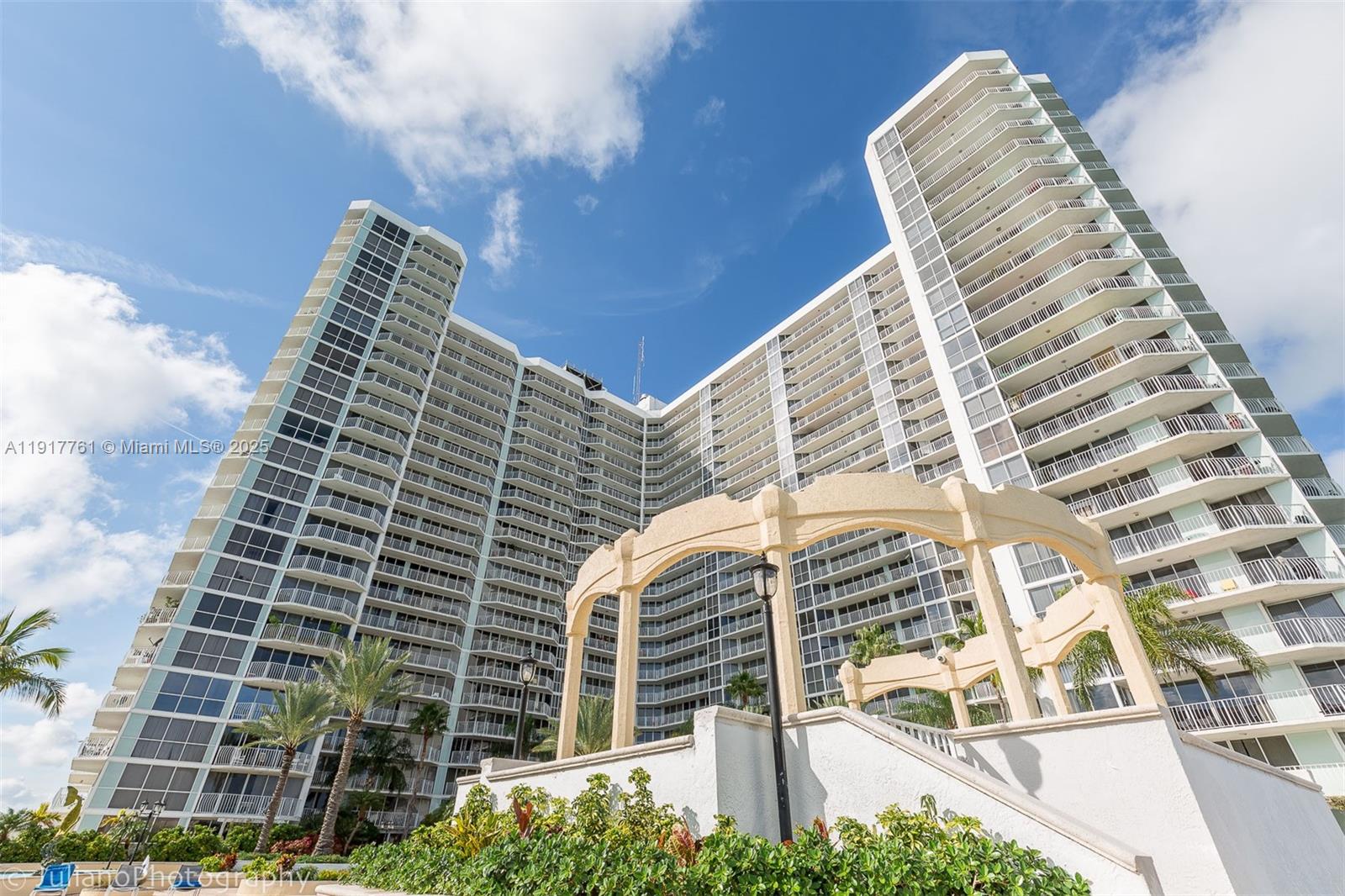 7601 E Treasure Dr #1920, North Bay Village FL 33141