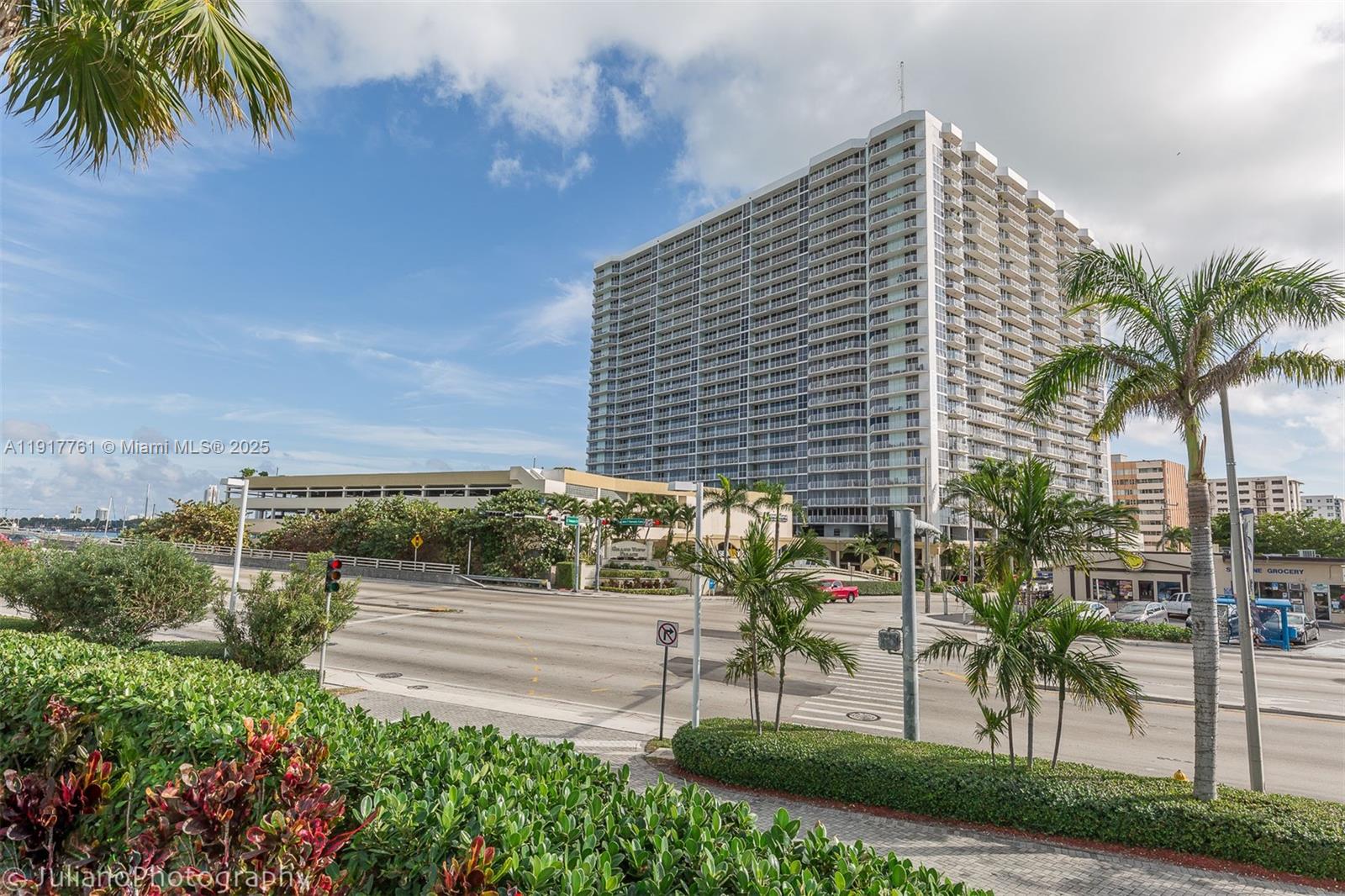 7601 E Treasure Dr #1920, North Bay Village FL 33141
