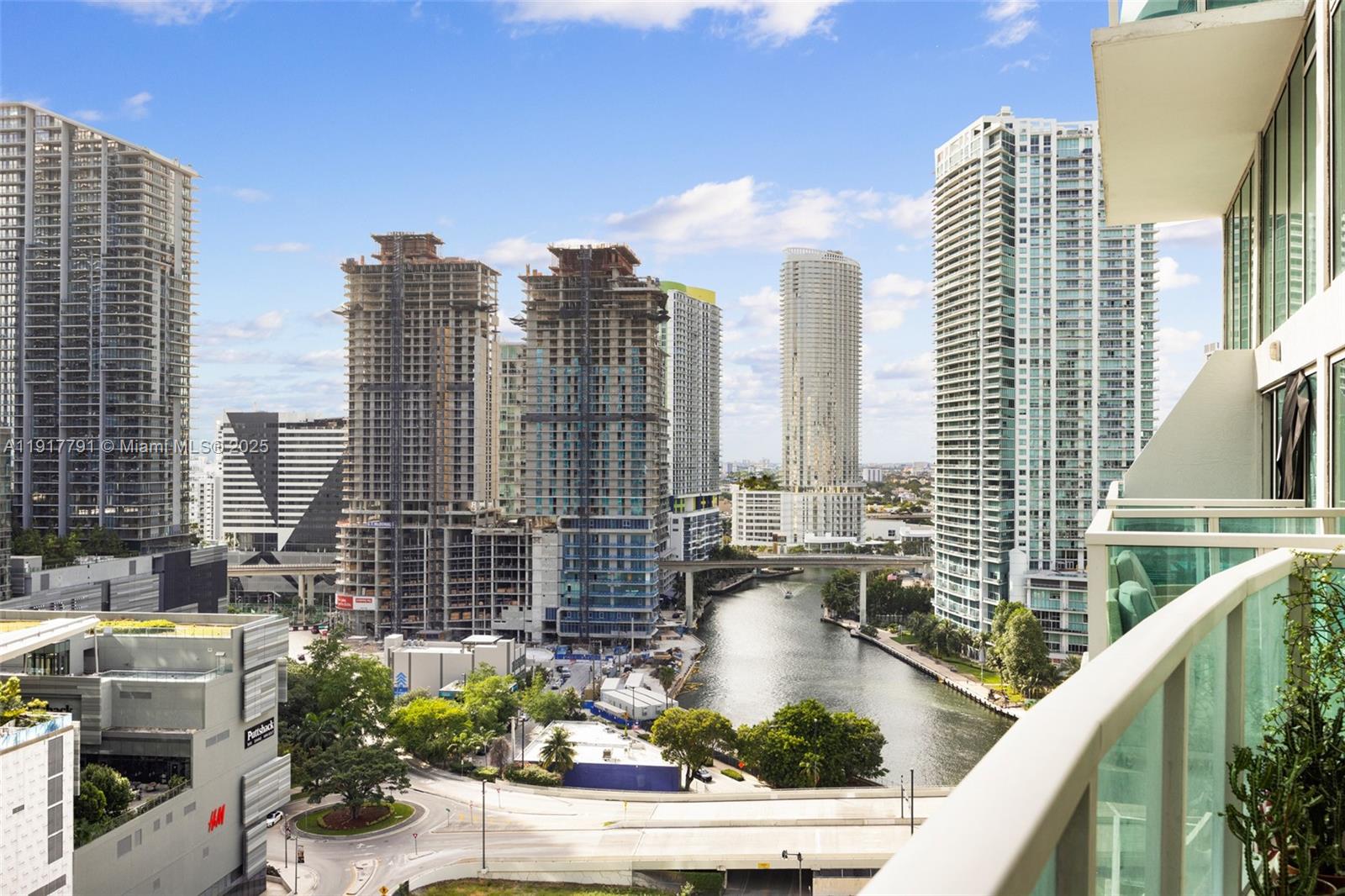 41 SE 5th St #1210, Miami FL 33131