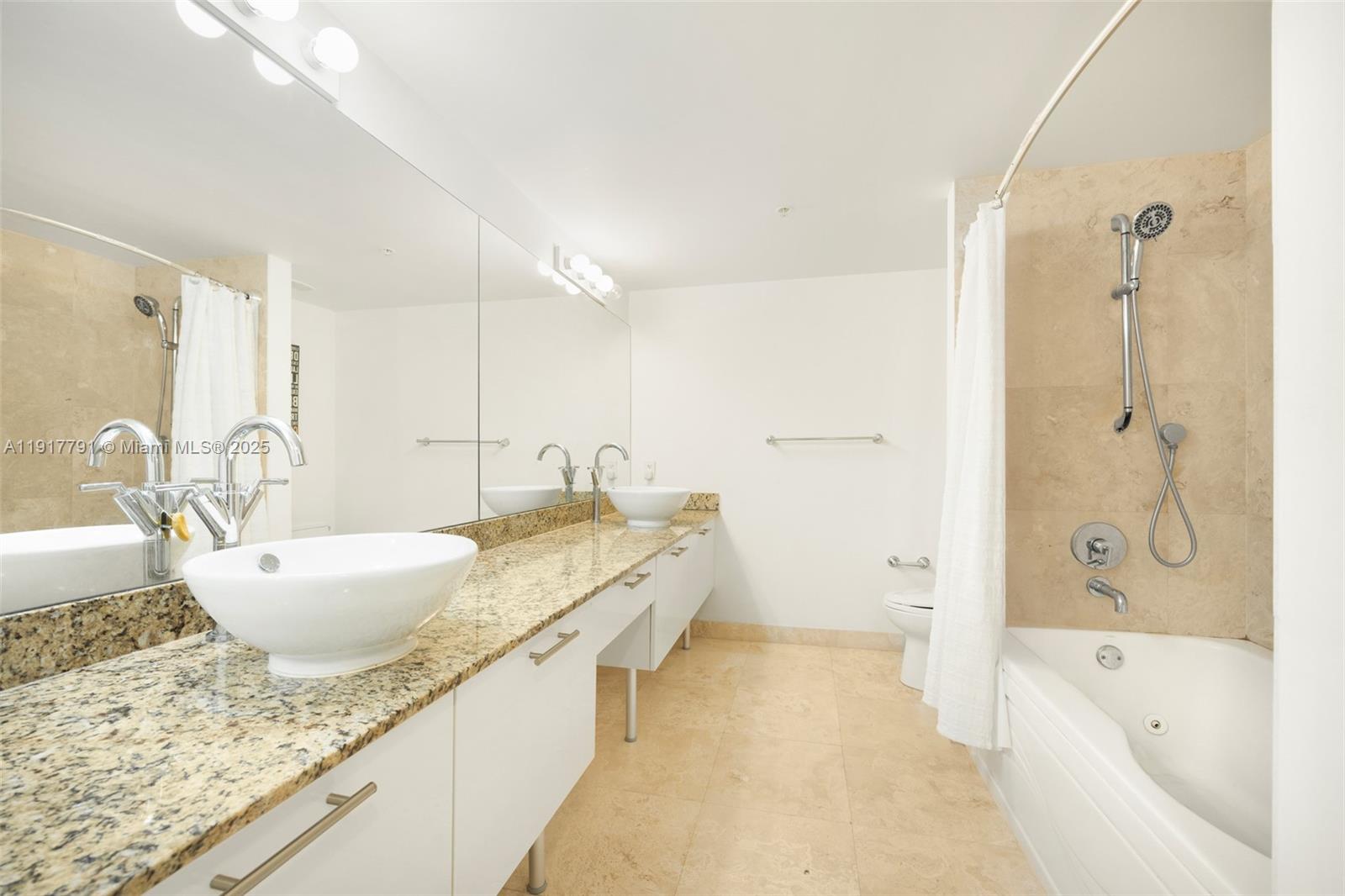 41 SE 5th St #1210, Miami FL 33131