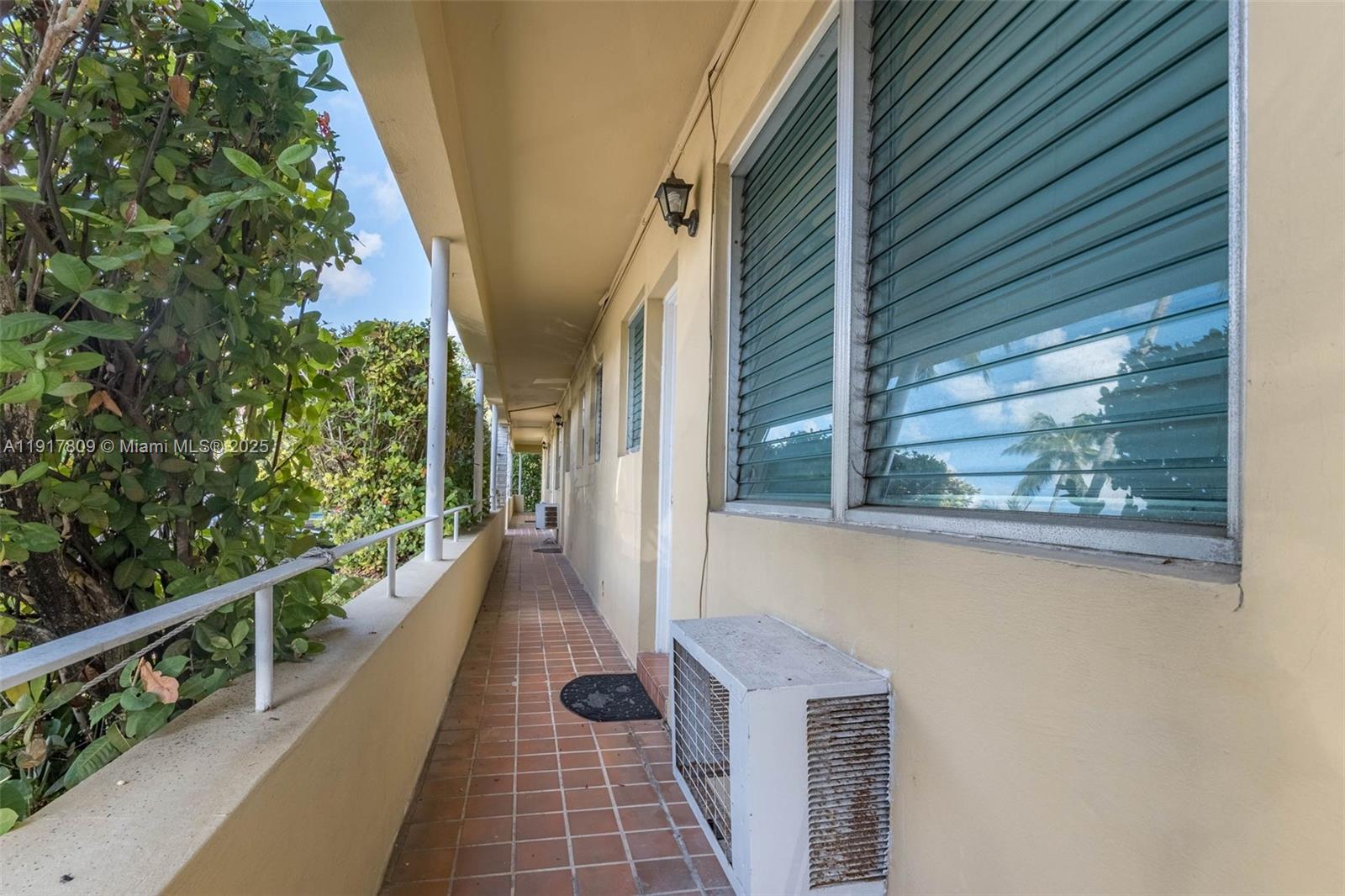20 Park Dr #2, Bal Harbour FL 33154