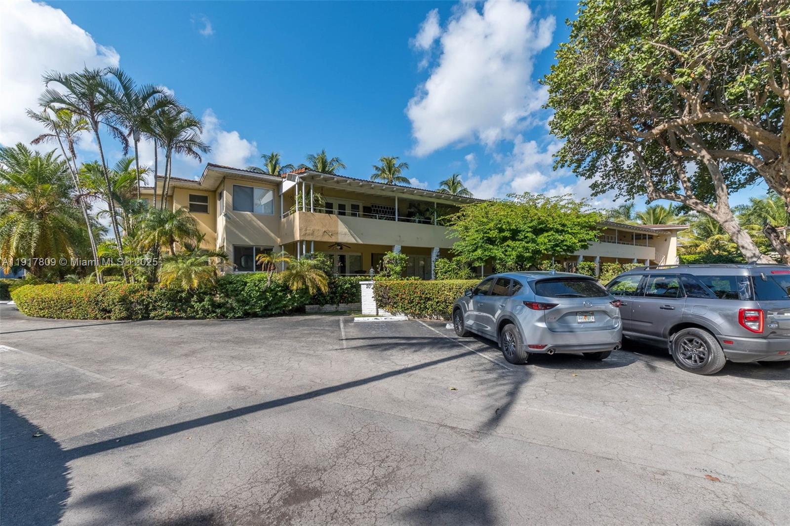 20 Park Dr #2, Bal Harbour FL 33154