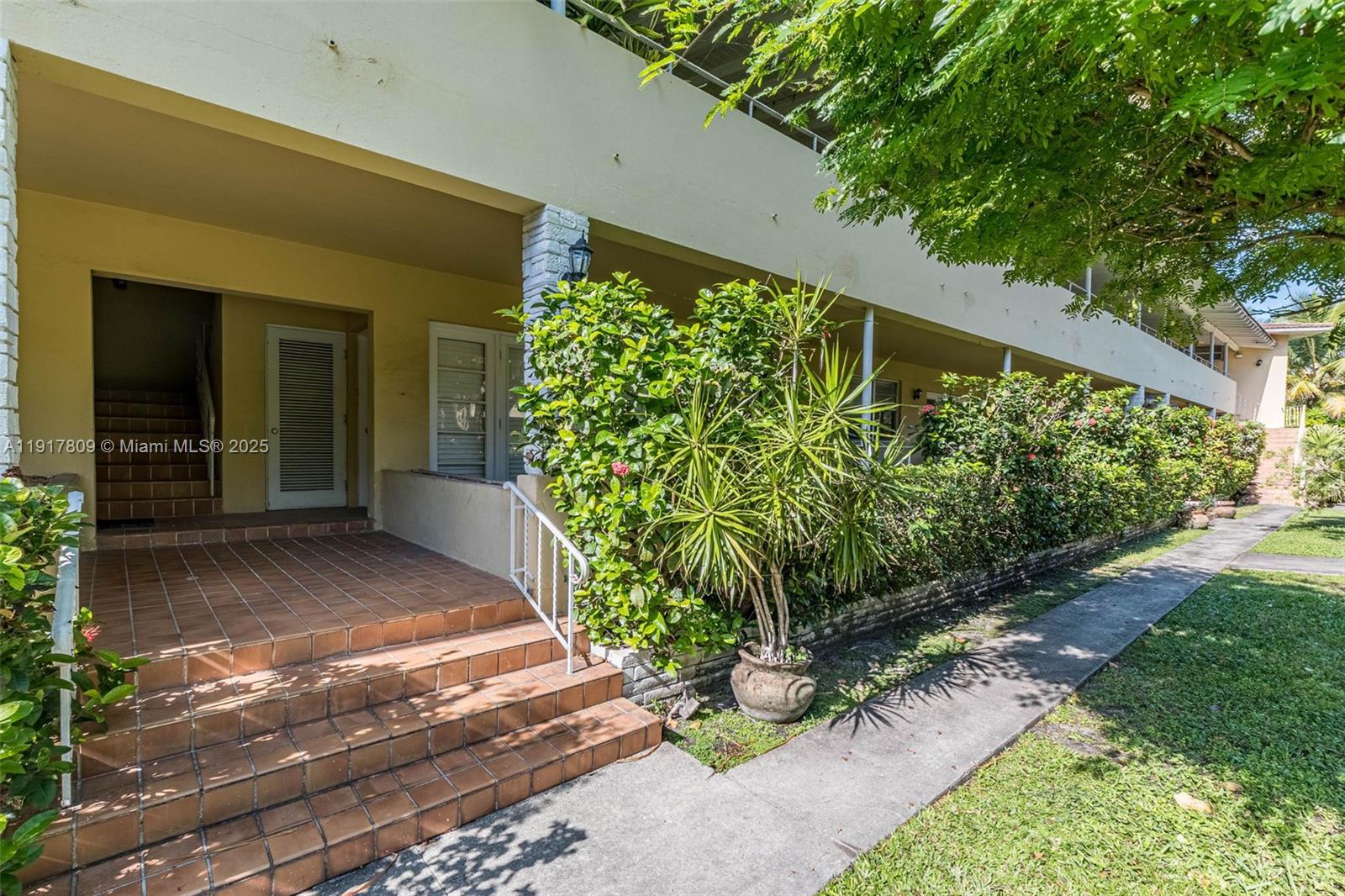 20 Park Dr #2, Bal Harbour FL 33154