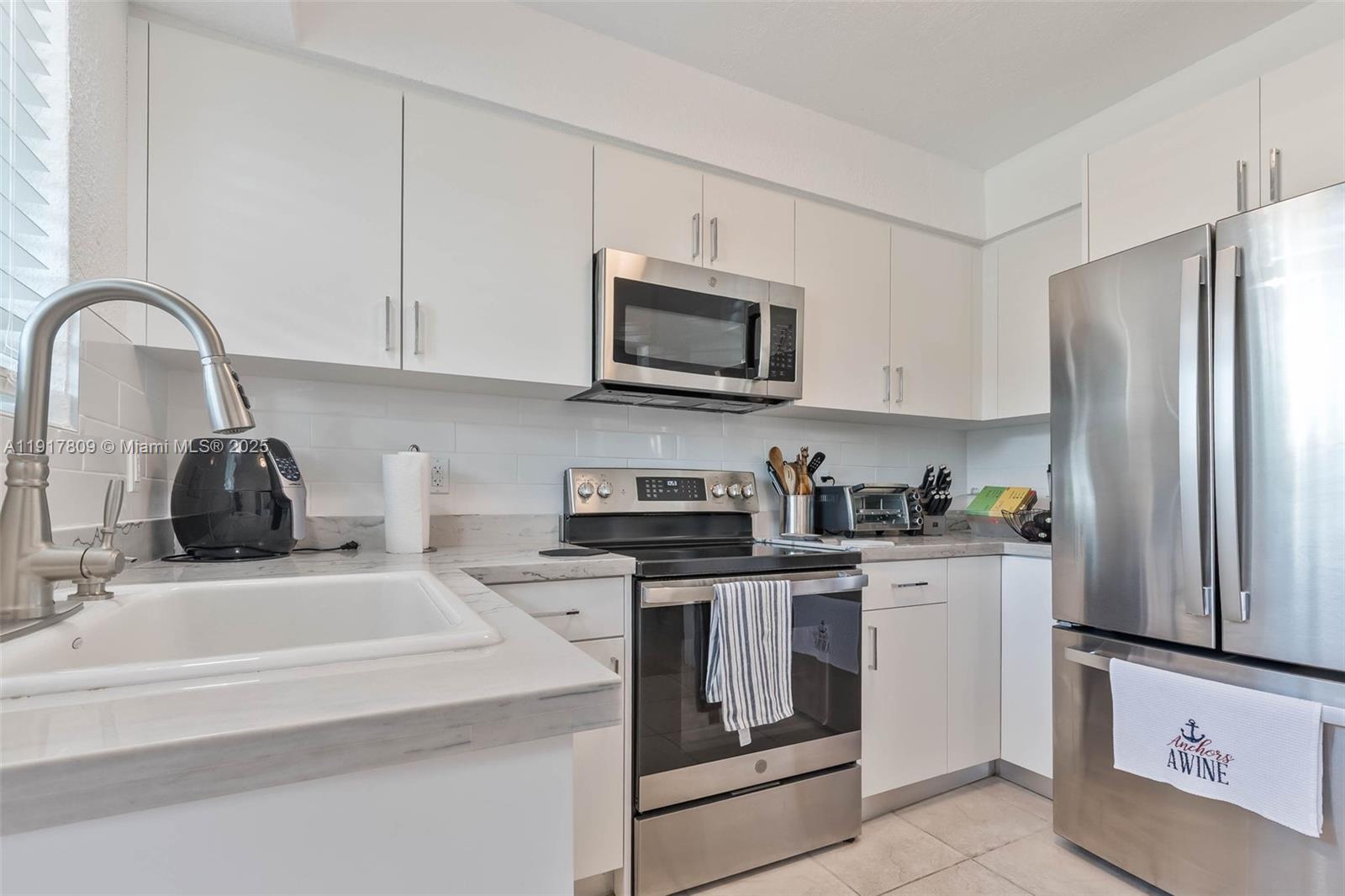 20 Park Dr #2, Bal Harbour FL 33154