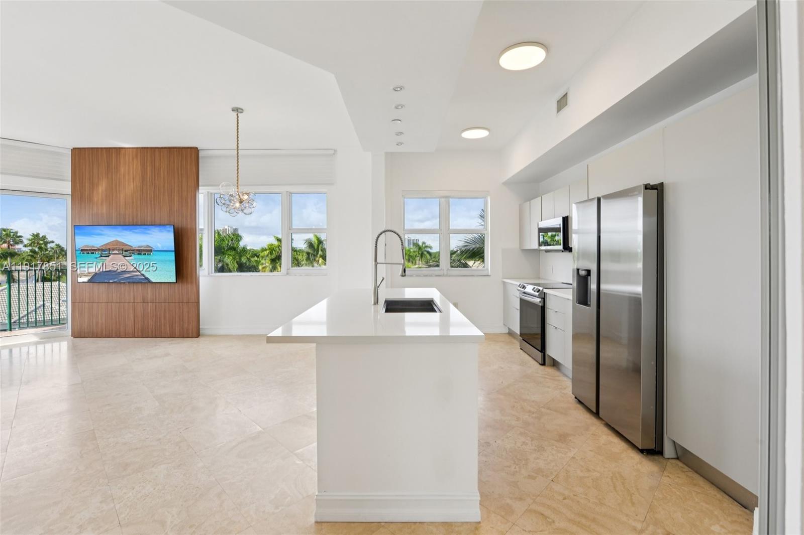 19900 E Country Club Dr #402, Aventura FL 33180