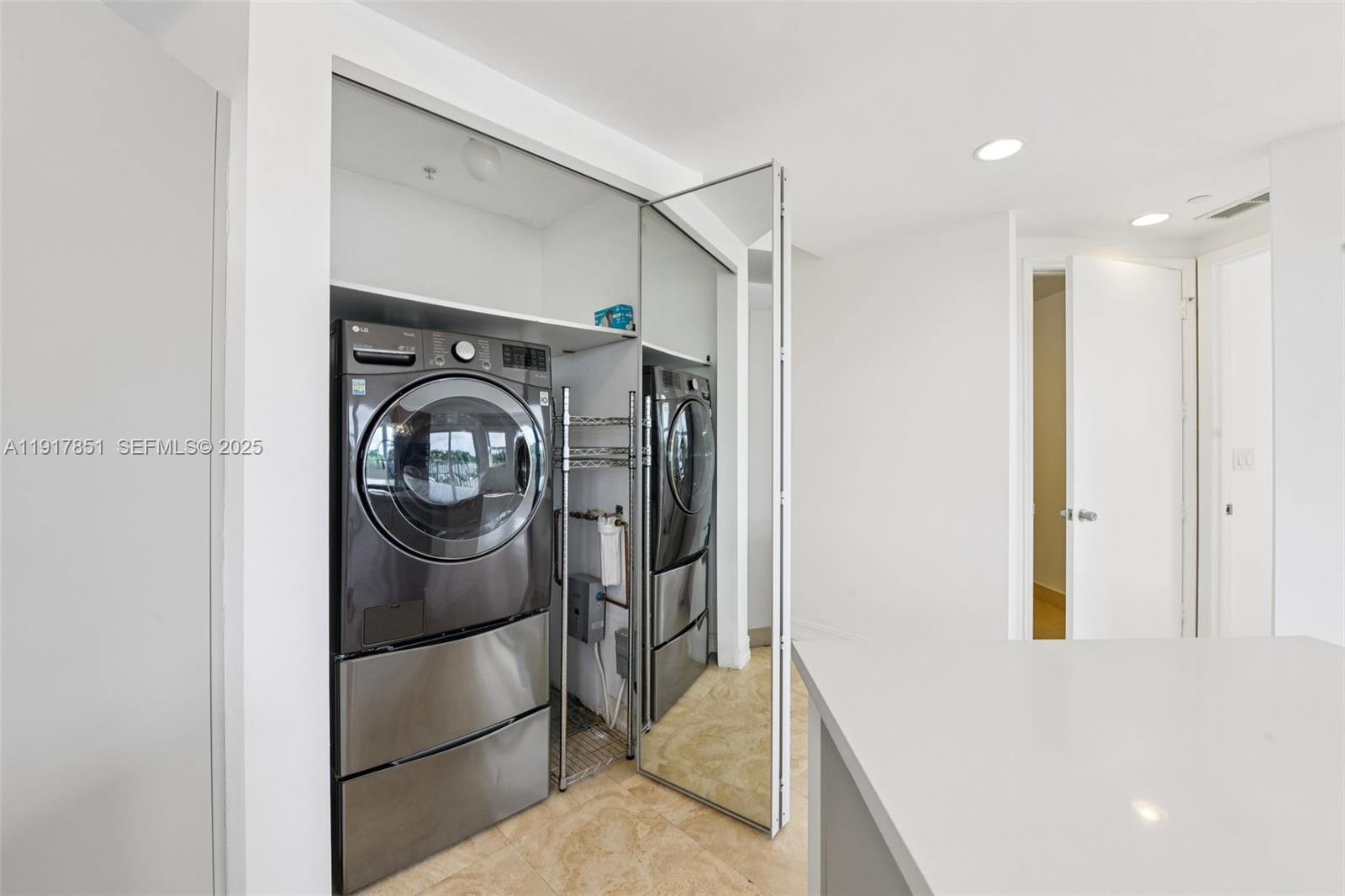 19900 E Country Club Dr #402, Aventura FL 33180