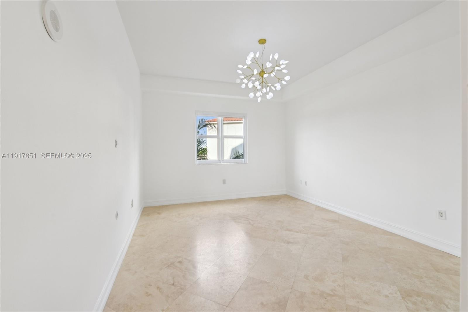 19900 E Country Club Dr #402, Aventura FL 33180