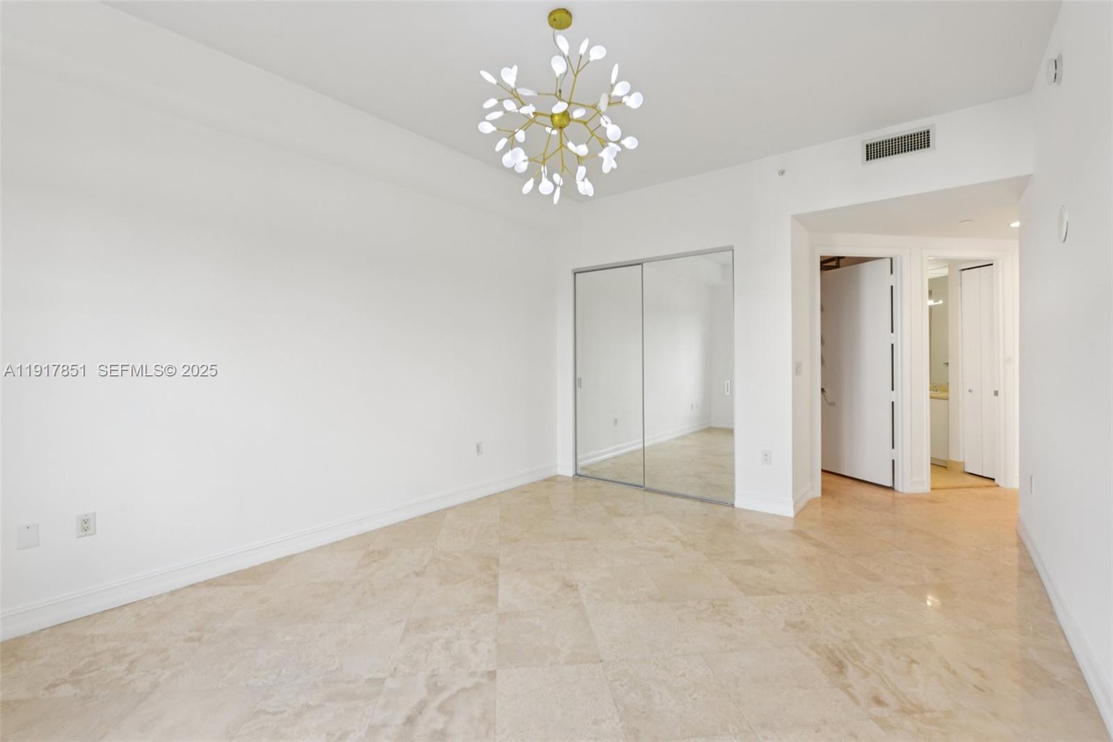 19900 E Country Club Dr #402, Aventura FL 33180