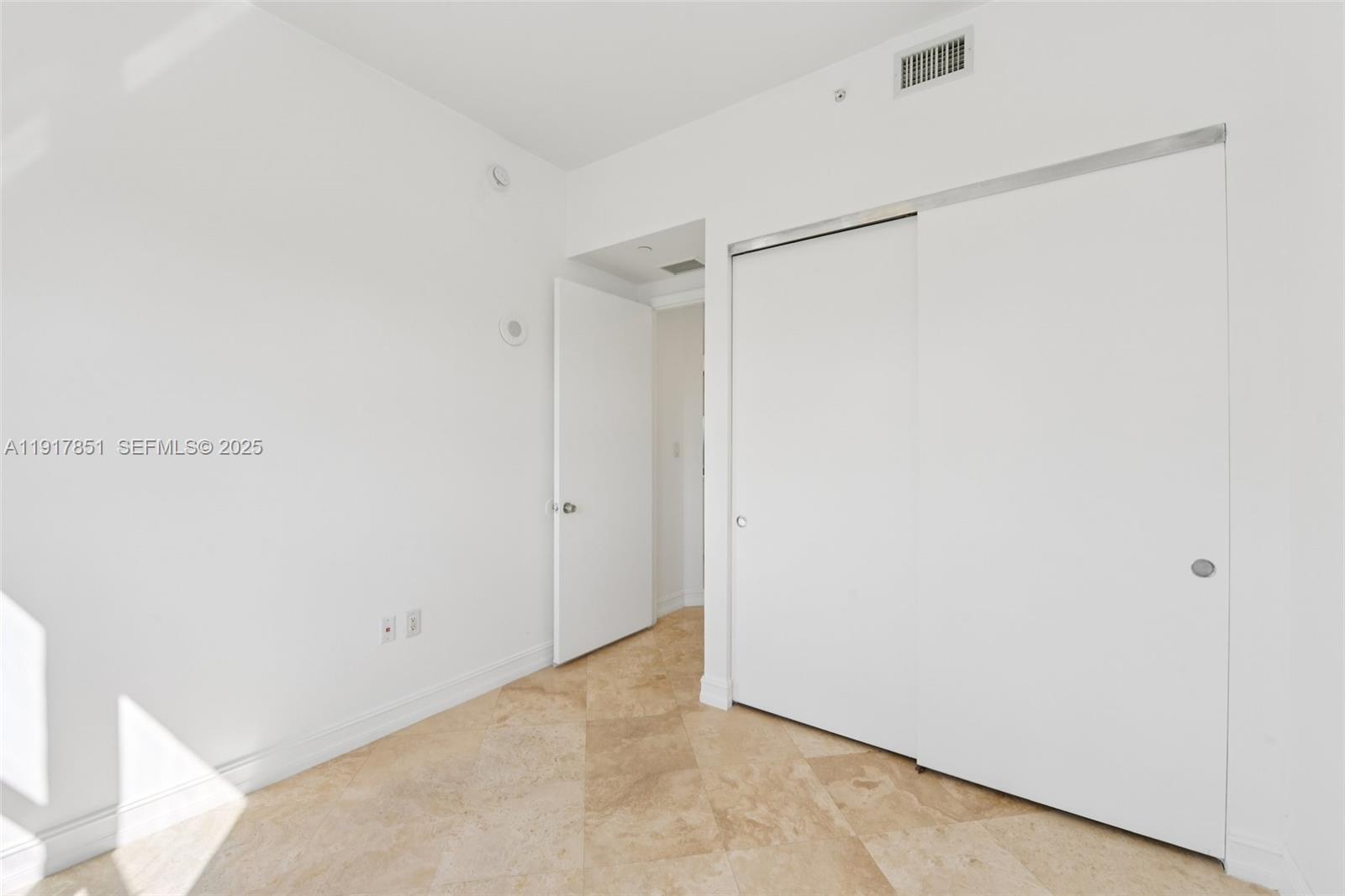 19900 E Country Club Dr #402, Aventura FL 33180