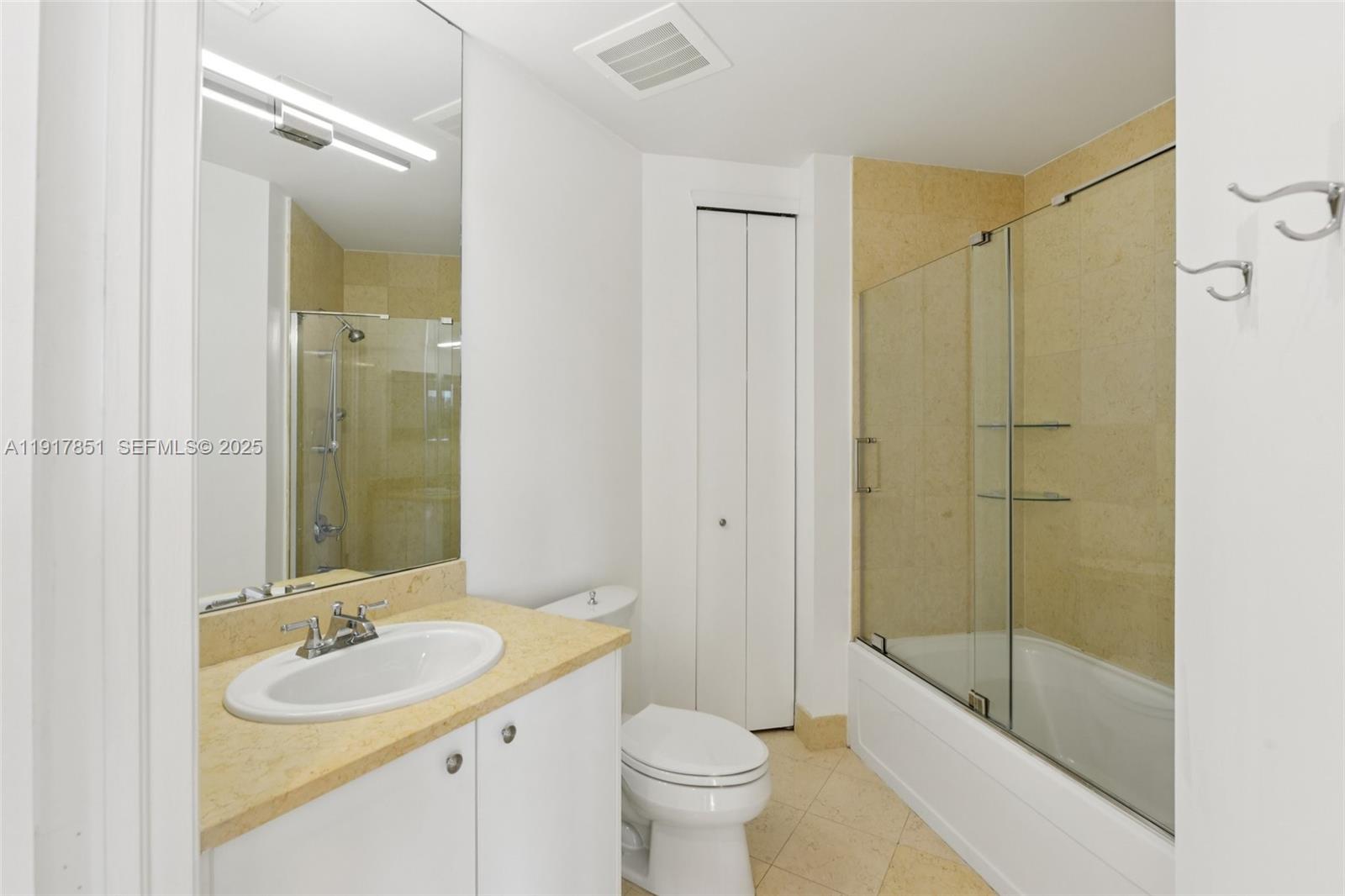 19900 E Country Club Dr #402, Aventura FL 33180