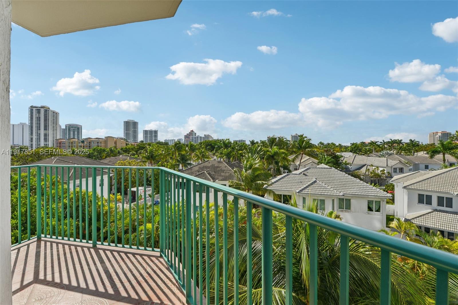 19900 E Country Club Dr #402, Aventura FL 33180