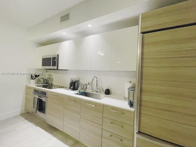 121 NE 34th St #1409, Miami FL 33137