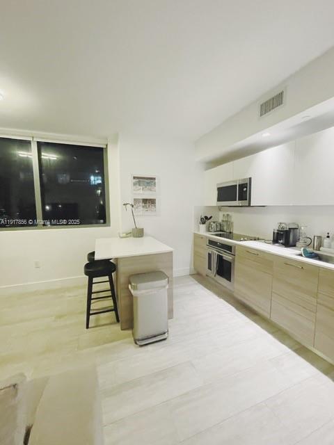 121 NE 34th St #1409, Miami FL 33137
