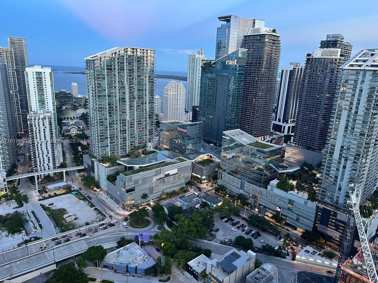 92 SW 3rd St #4804, Miami FL 33130