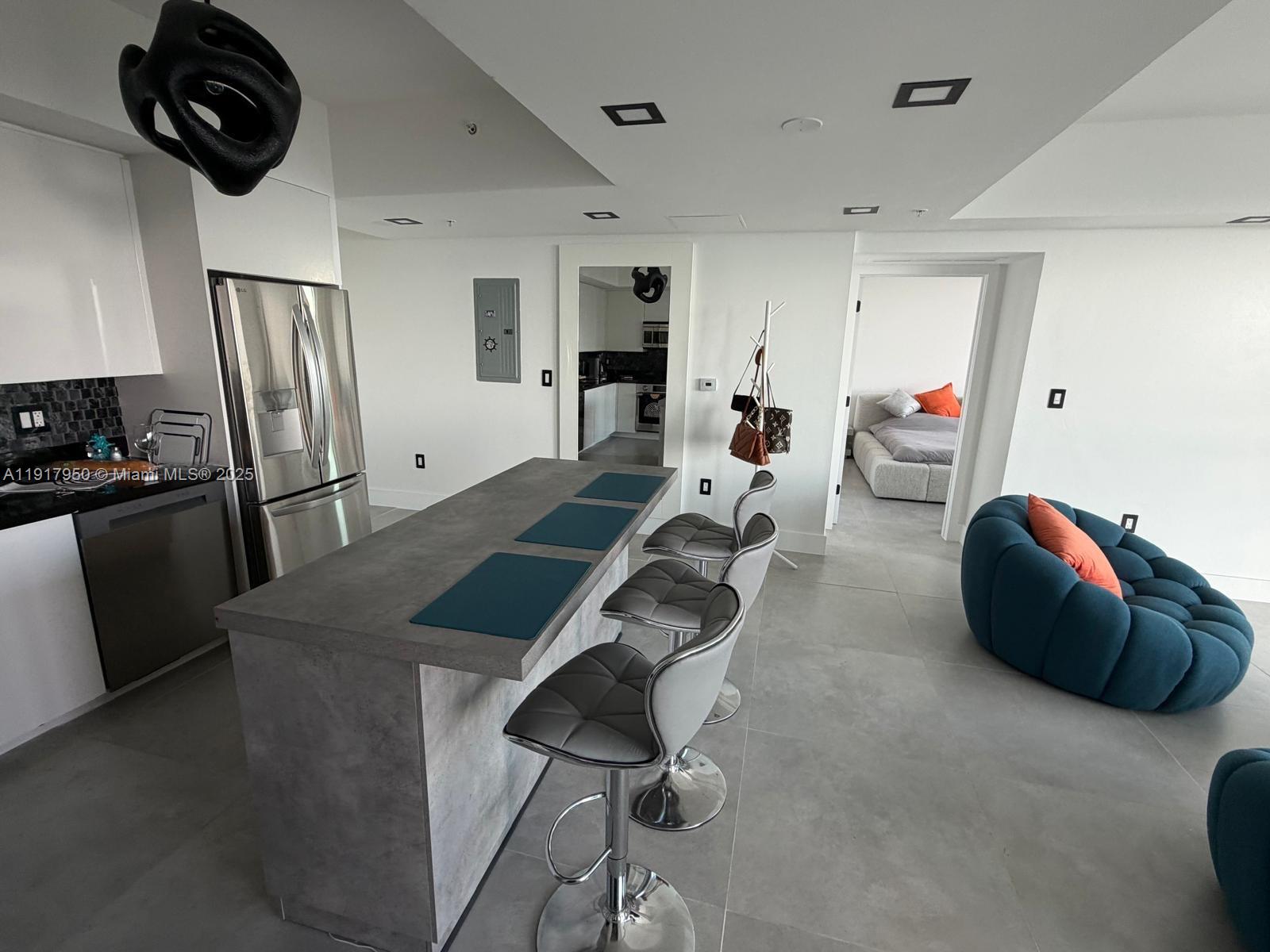 92 SW 3rd St #4804, Miami FL 33130