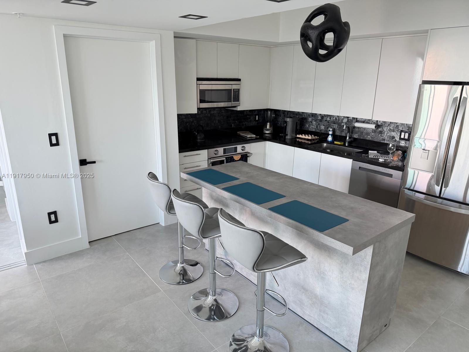 92 SW 3rd St #4804, Miami FL 33130