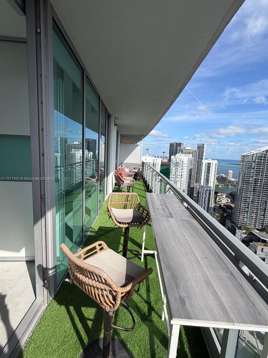 92 SW 3rd St #4804, Miami FL 33130
