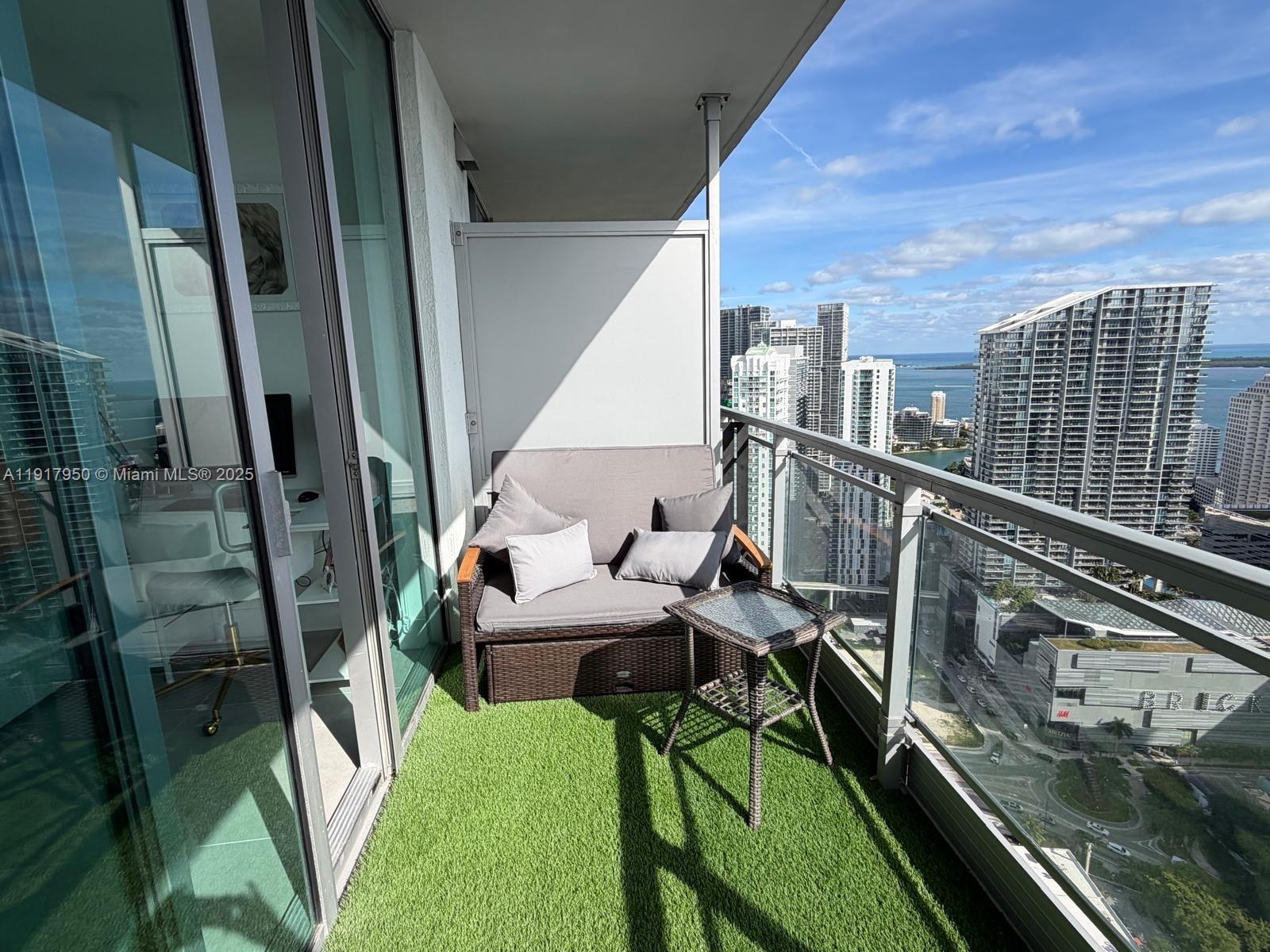92 SW 3rd St #4804, Miami FL 33130