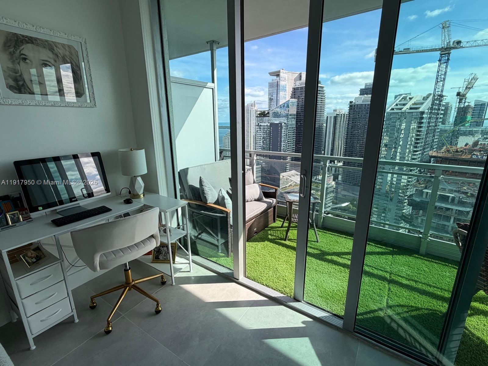 92 SW 3rd St #4804, Miami FL 33130