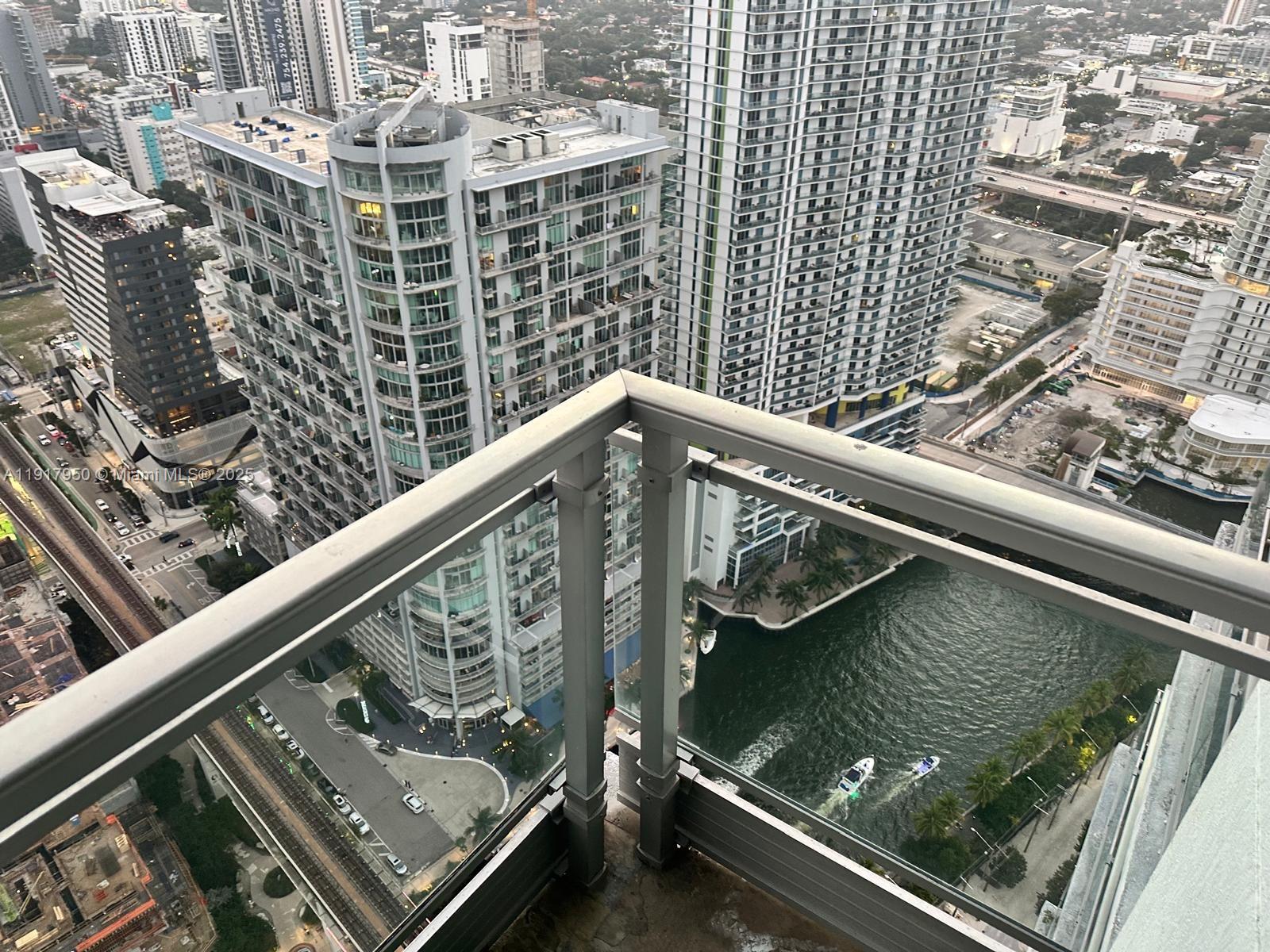 92 SW 3rd St #4804, Miami FL 33130