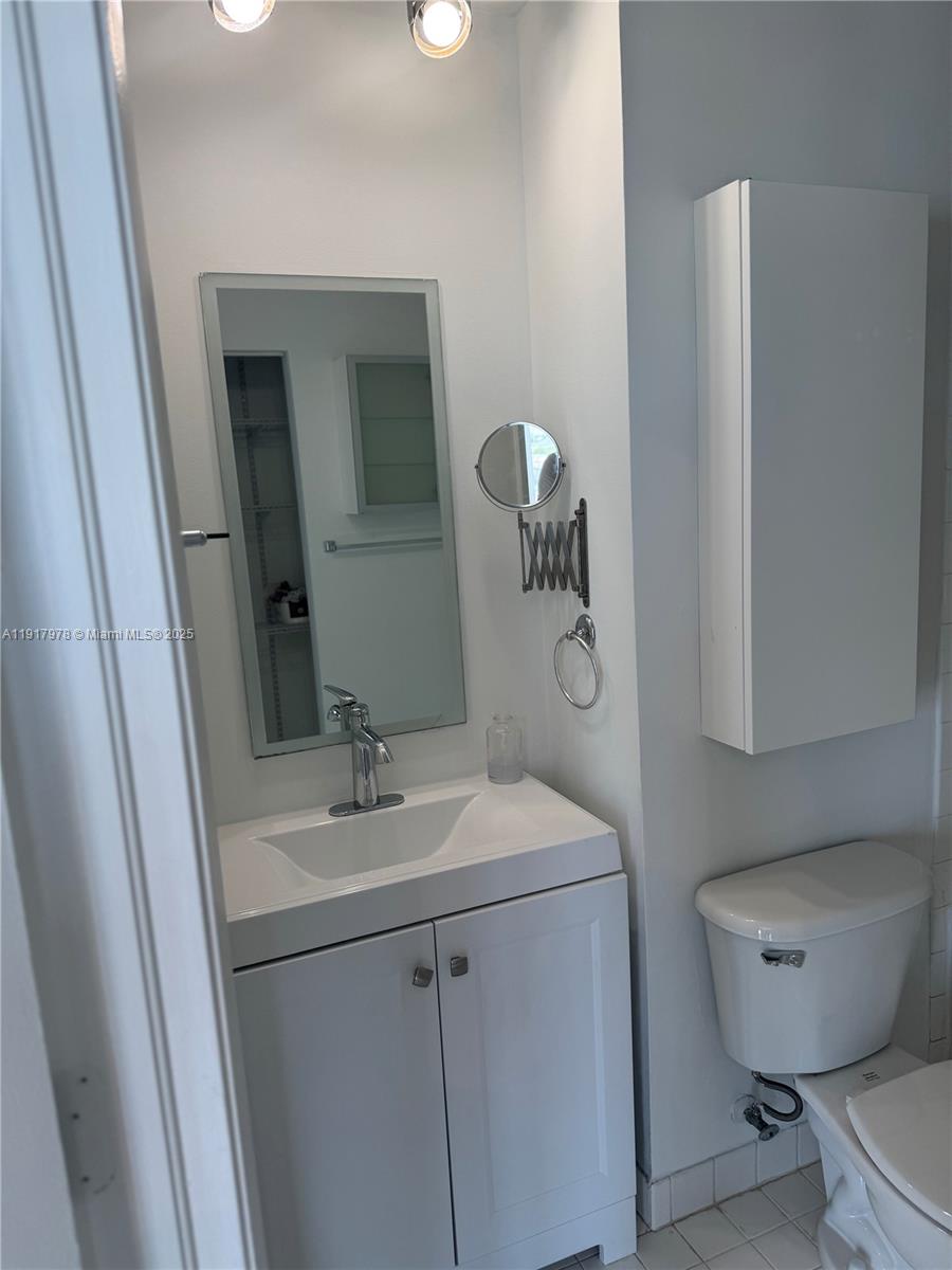 10 SW South River Dr #712, Miami FL 33130