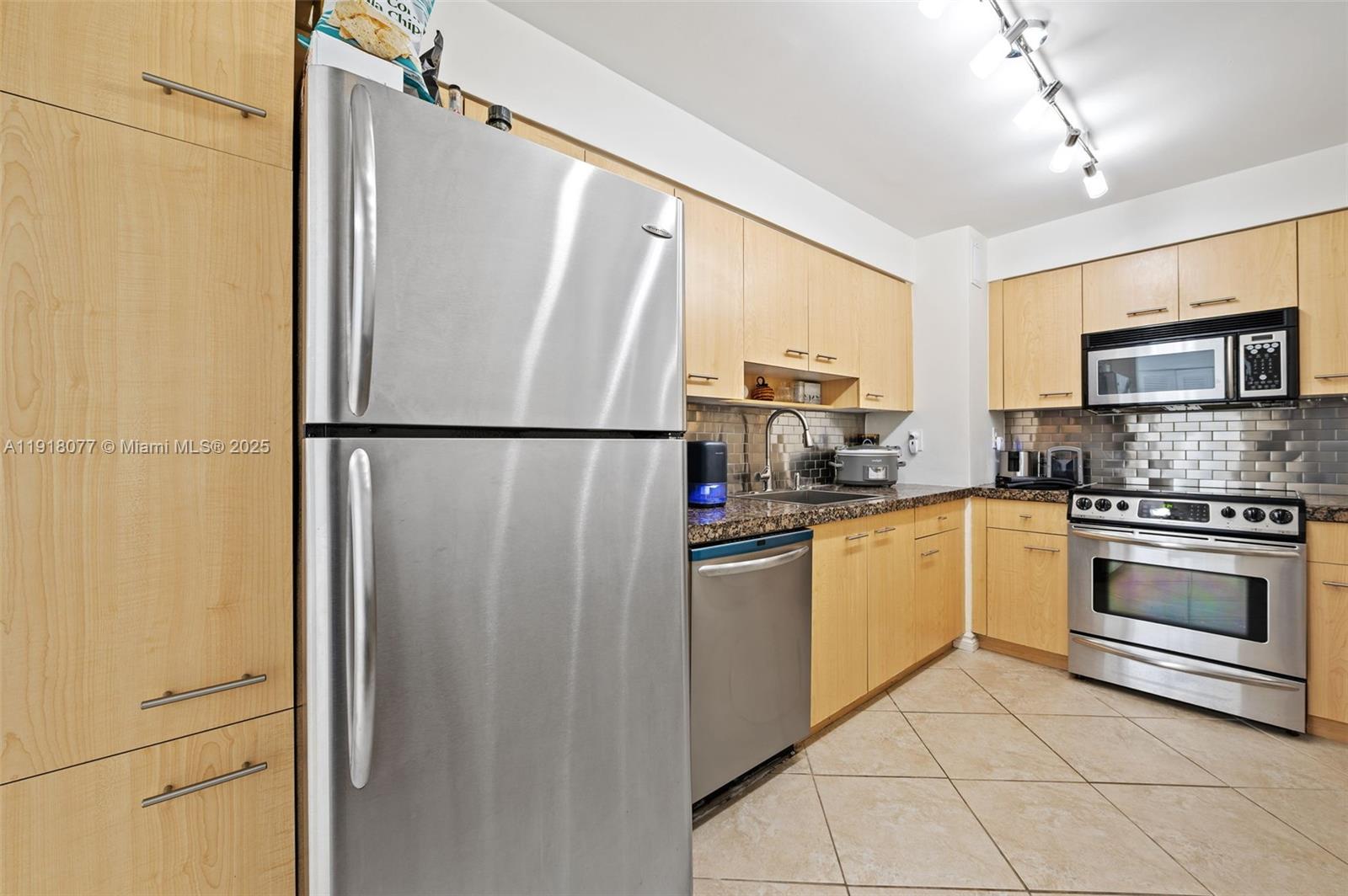 9195 Collins Ave #PH14, Surfside FL 33154